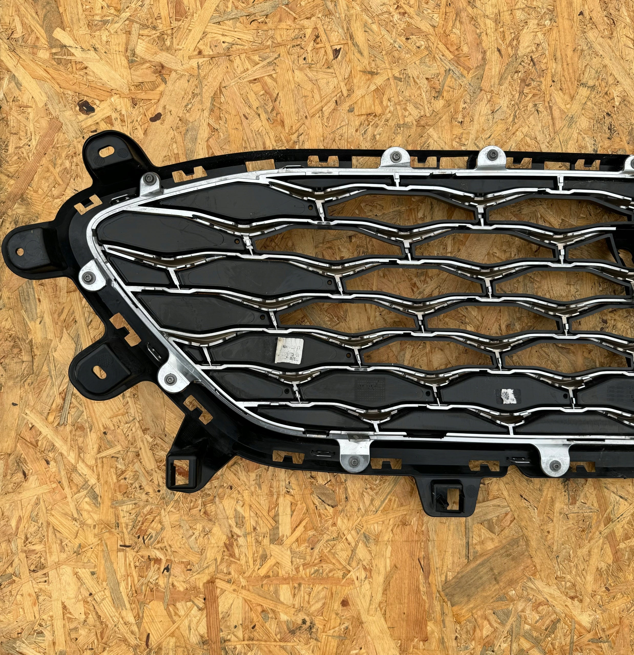 Kühlergrill Ford 3 2 KUGA I 4 FRONTGRILL LV4B8200VLV4 Kühlergitter