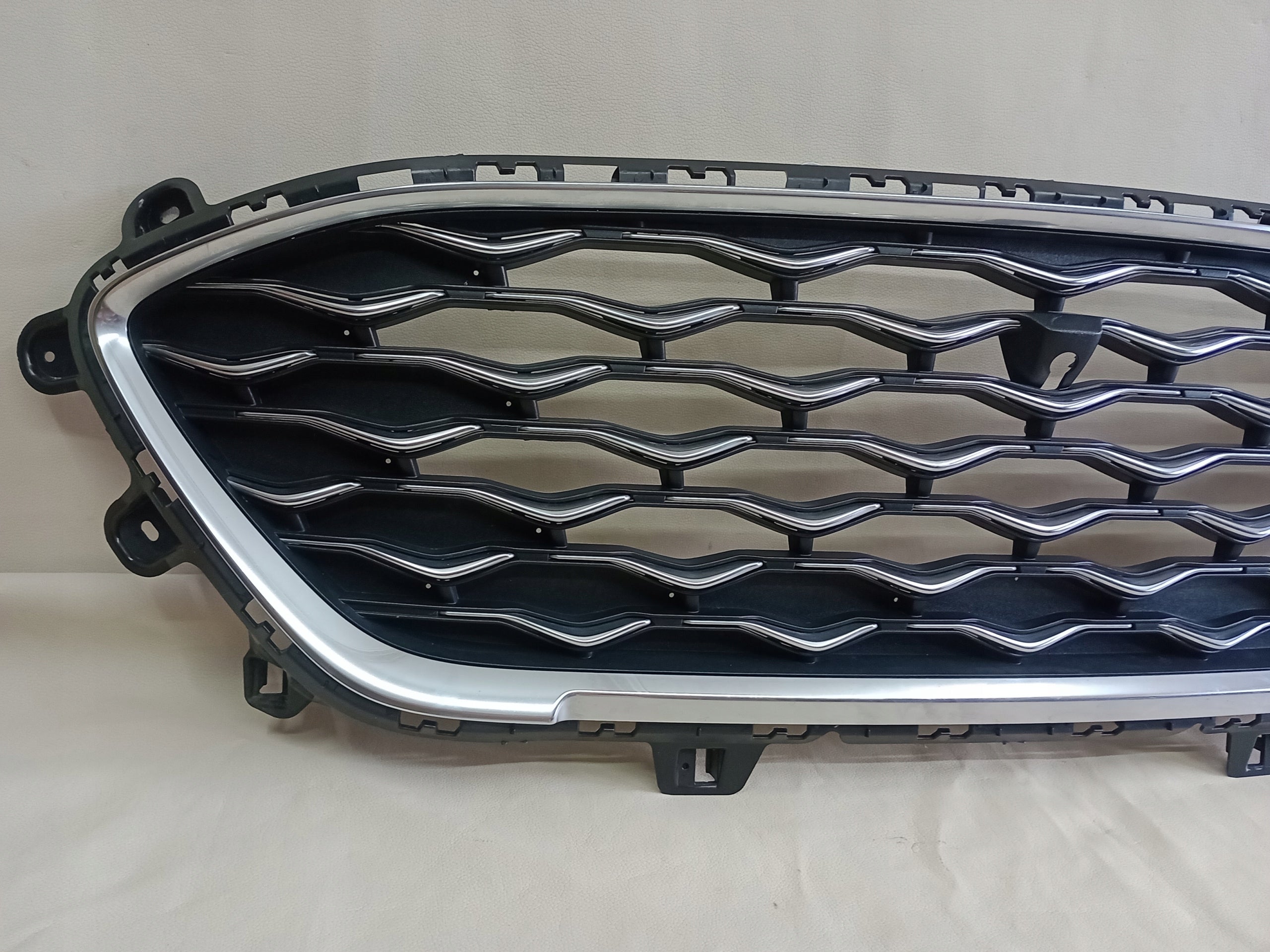 Kühlergrill Ford 2 KUGA III 3 1 4 FRONTGRILL LV4B8200LV4B Kühlergitter