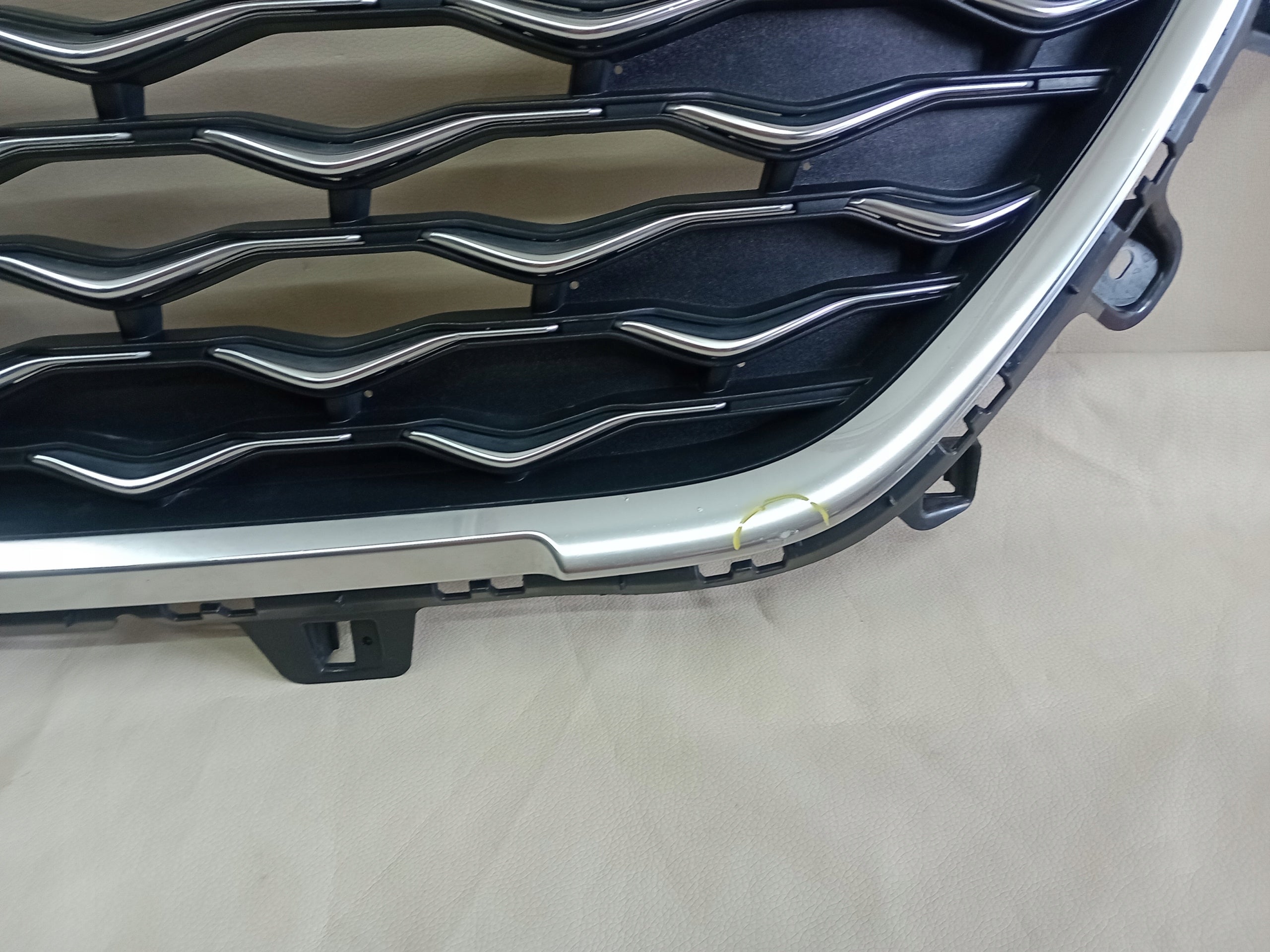 Kühlergrill Ford 2 KUGA III 3 1 4 FRONTGRILL LV4B8200LV4B Kühlergitter