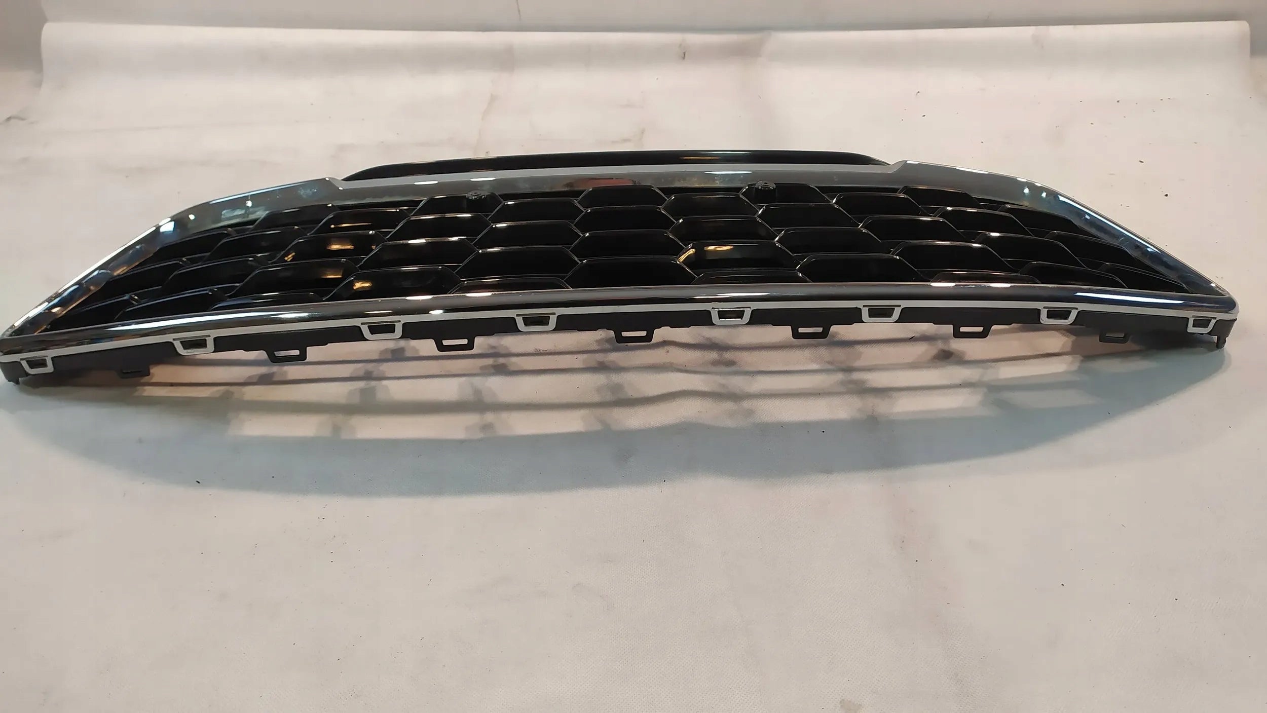 Kühlergrill Ford 2 II KUGA FRONTGRILL Kühlergitter