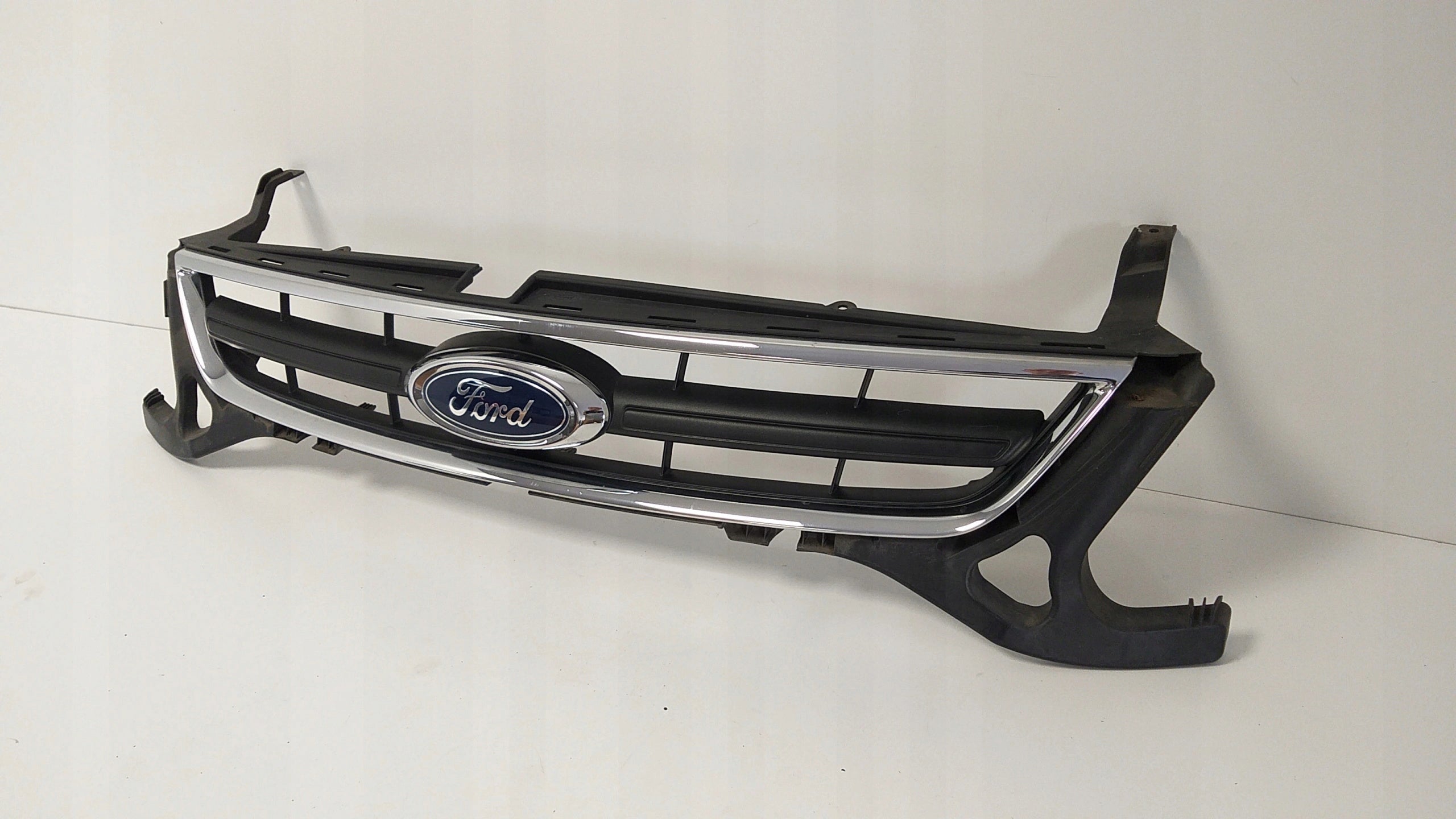 Kühlergrill Ford 2 I 1 4 MONDEO FRONTGRILL BS718200A Kühlergitter