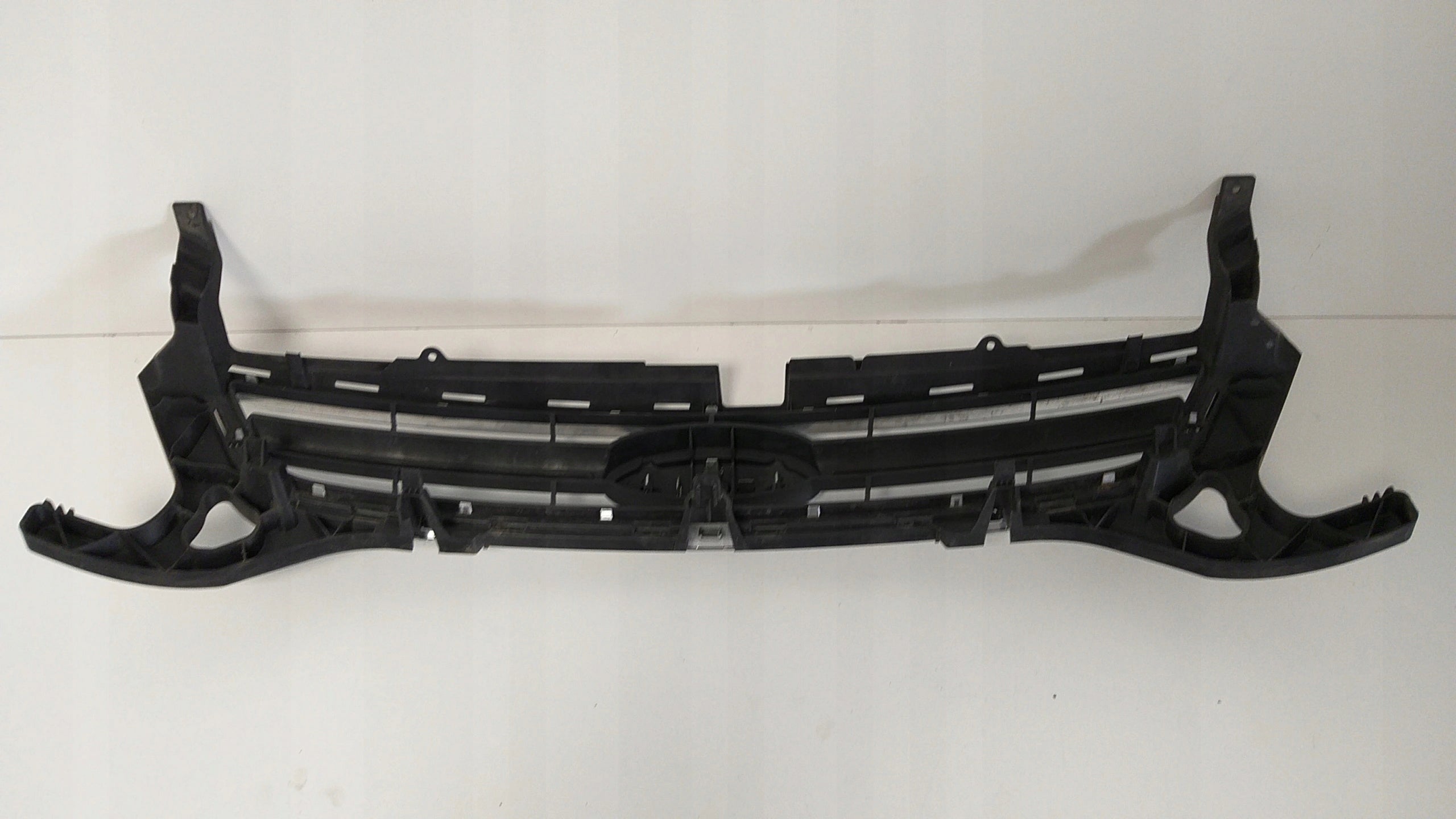 Kühlergrill Ford 2 I 1 4 MONDEO FRONTGRILL BS718200A Kühlergitter