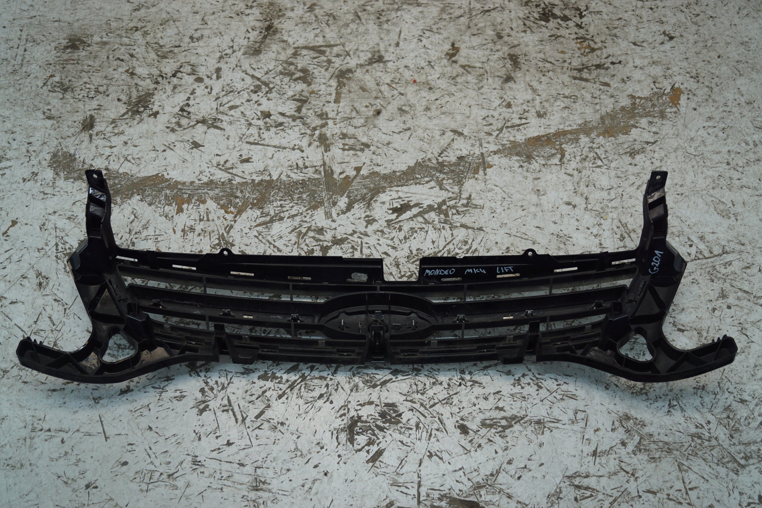 Kühlergrill Ford 2 I 1 4 MONDEO FRONTGRILL BS718200B Kühlergitter