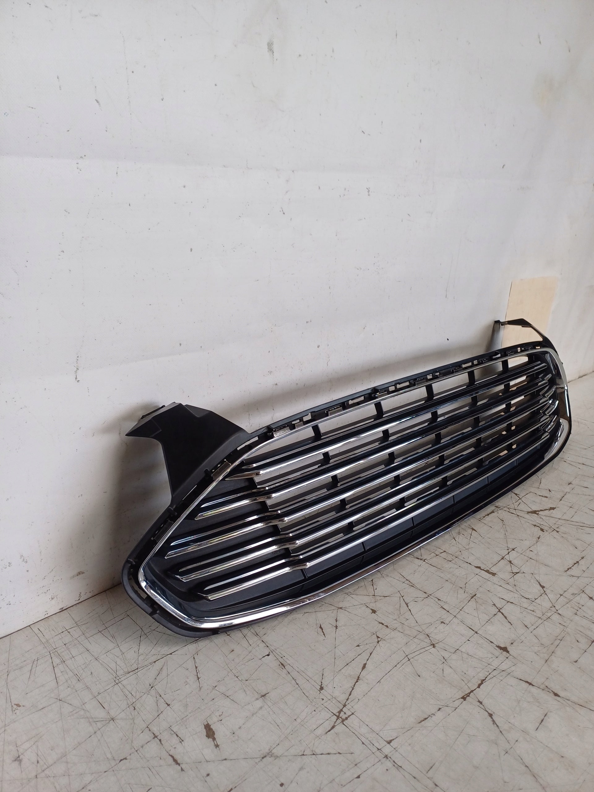 Kühlergrill Ford MK5 2 MONDEO 1 I 3 FRONTGRILL DS738150JW Kühlergitter