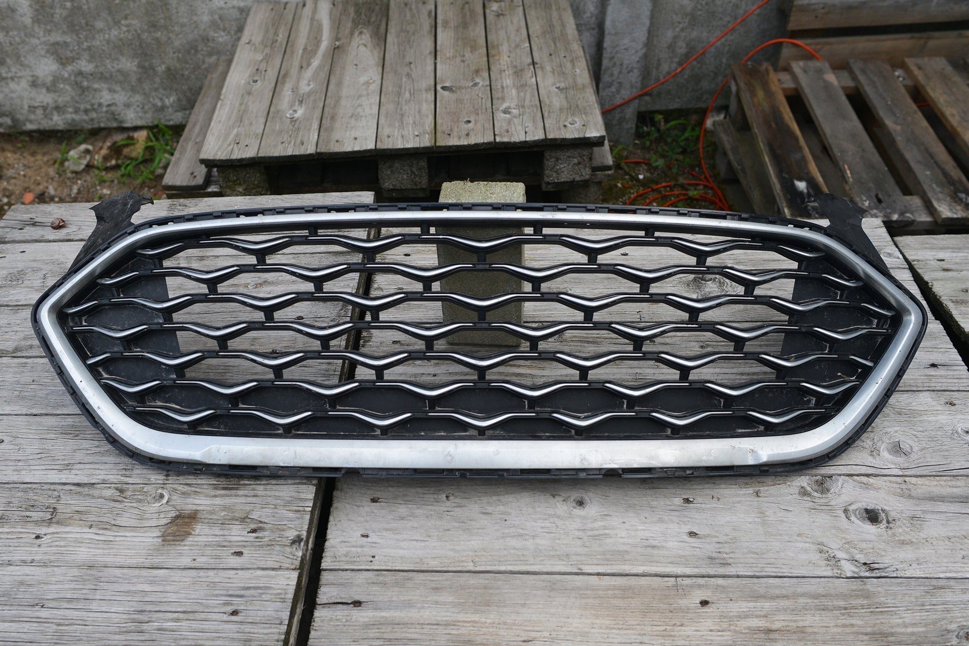  Kühlergrill Ford I 2 MONDEO FRONTGRILL JS7B8200Vatr Kühlergitter product image