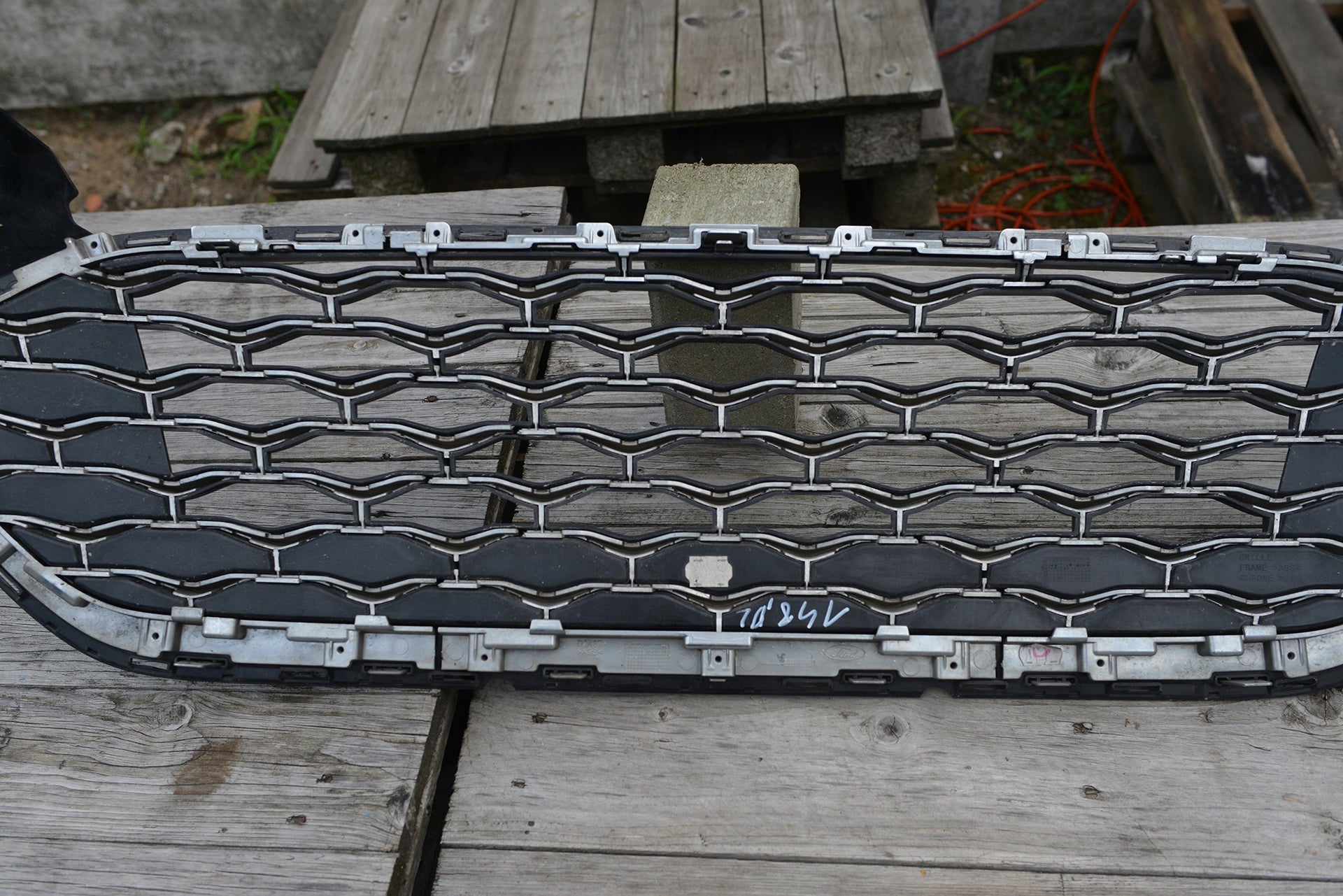 Kühlergrill Ford I 2 MONDEO FRONTGRILL JS7B8200Vatr Kühlergitter