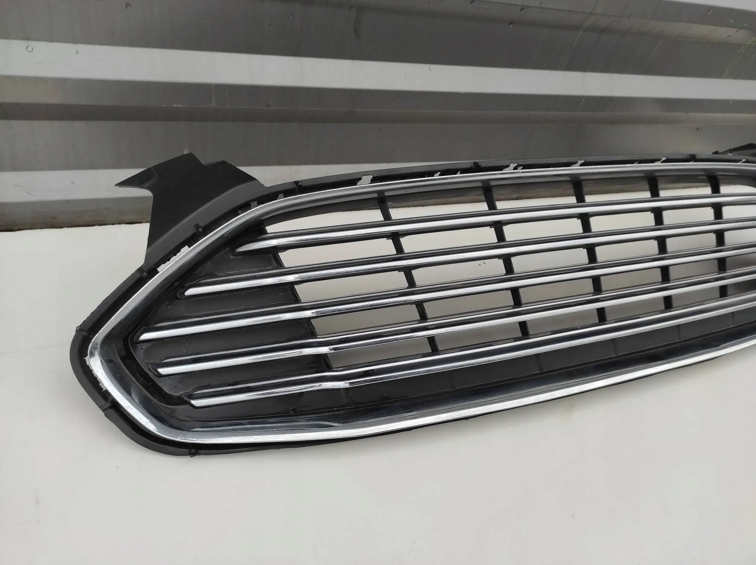 Kühlergrill Ford MONDEO I MK5 FRONTGRILL DS738150JW Kühlergitter