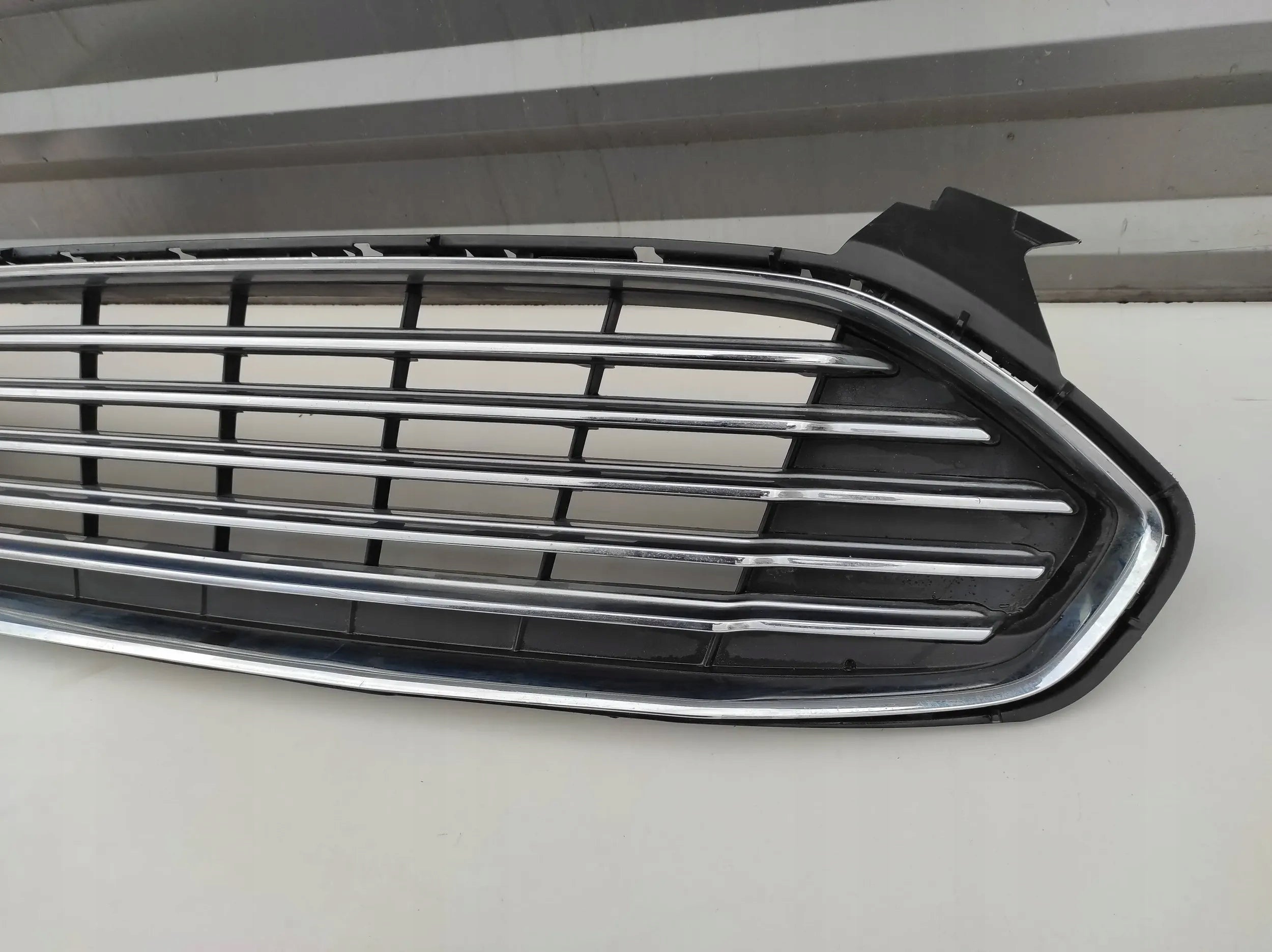 Kühlergrill Ford MONDEO I MK5 FRONTGRILL DS738150JW Kühlergitter