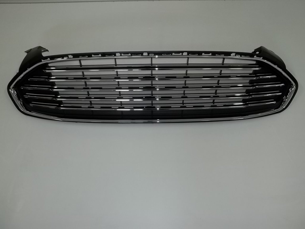 Kühlergrill Ford 3 I 1 MONDEO MK5 FRONTGRILL DS738150J Kühlergitter