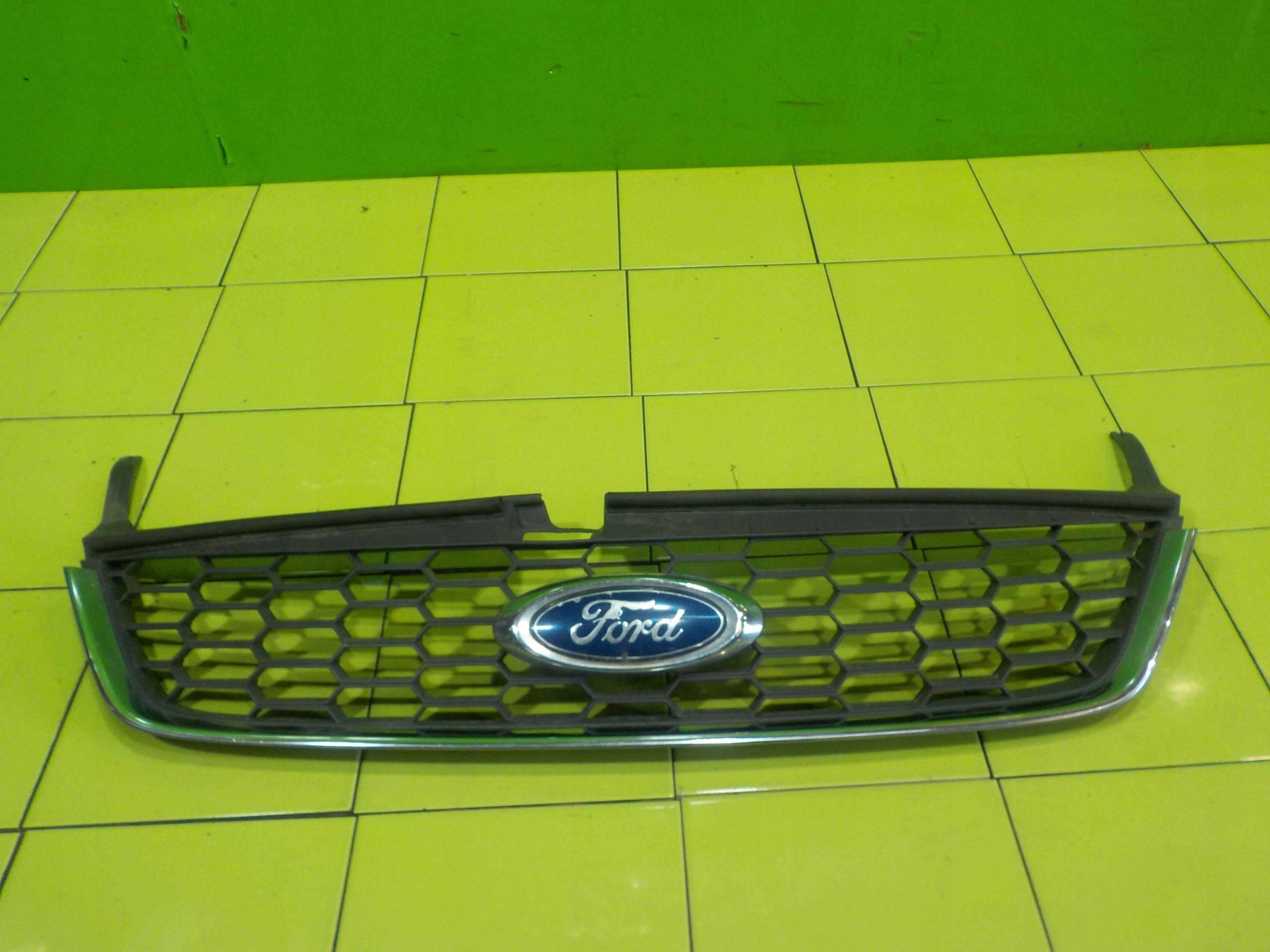  Kühlergrill Ford 4 I 2 1 MONDEO FRONTGRILL 7S7J8200AAFO Kühlergitter product image