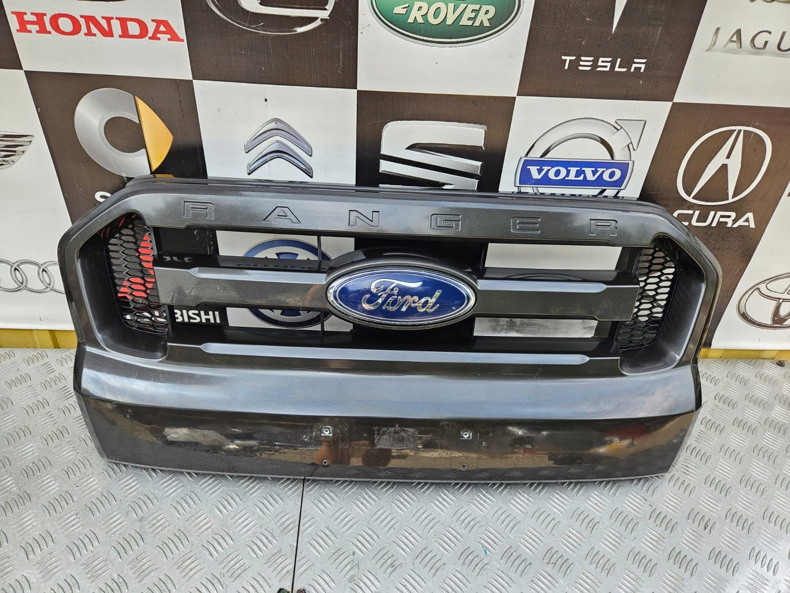 Kühlergrill Ford 3 IV 1 RANGER FRONTGRILL eb3b8350a Kühlergitter