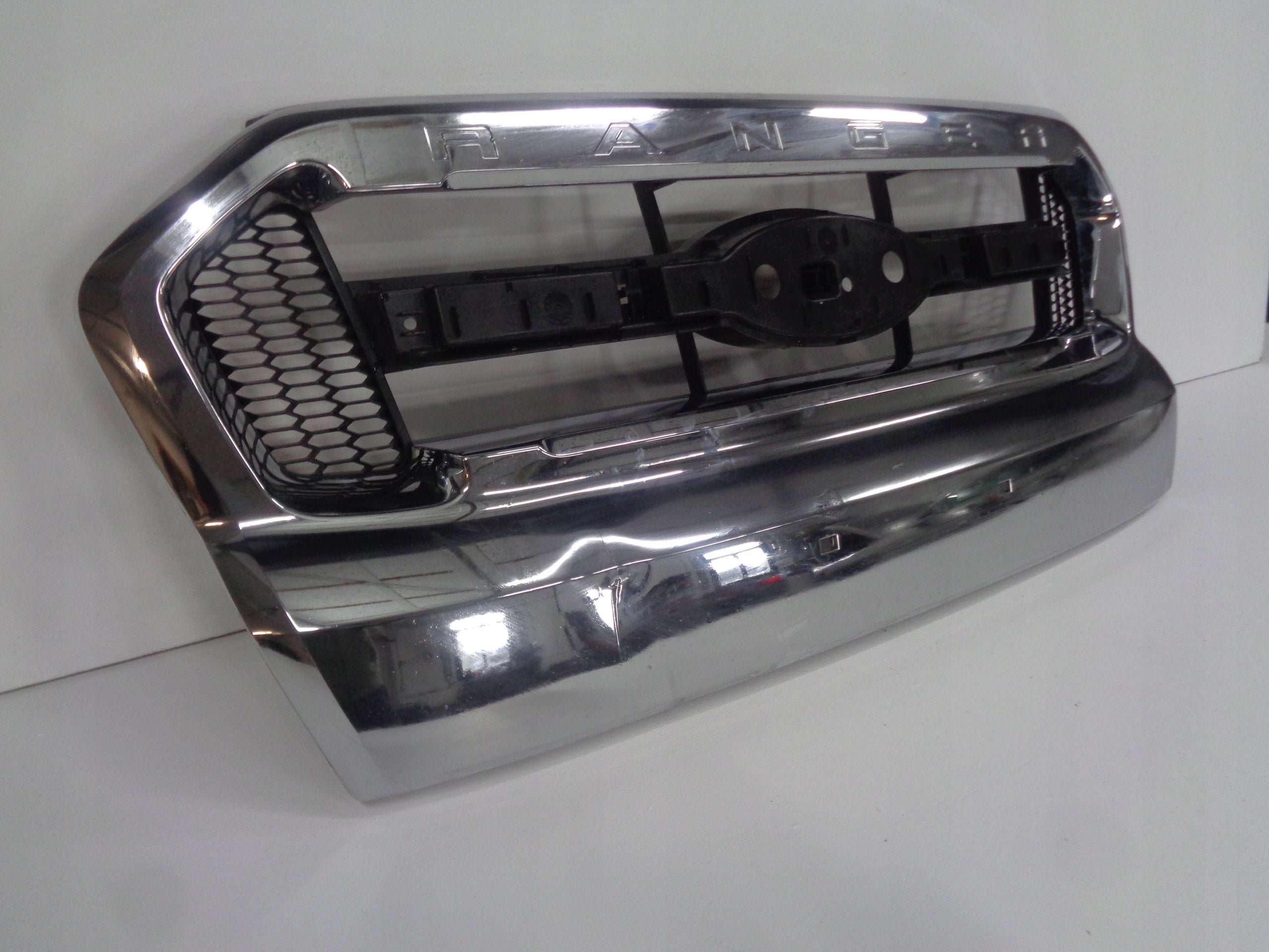 Kühlergrill Ford RANGER I 4 FRONTGRILL EB3B8350A Kühlergitter