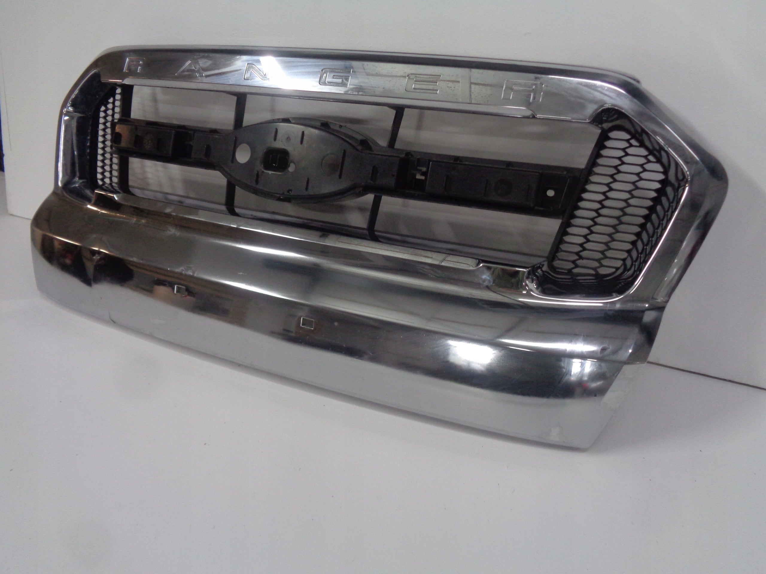 Kühlergrill Ford RANGER I 4 FRONTGRILL EB3B8350A Kühlergitter