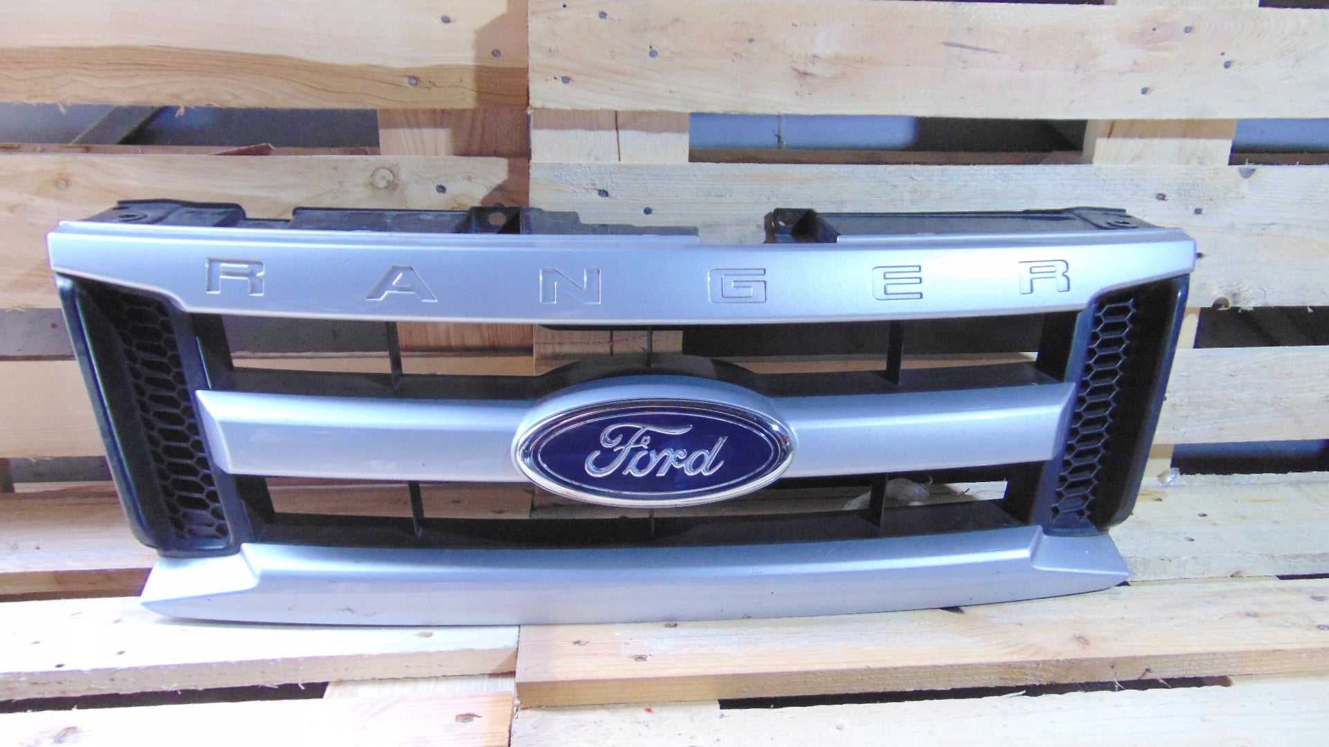  Kühlergrill Ford RANGER I 1 2 FRONTGRILL Kühlergitter product image