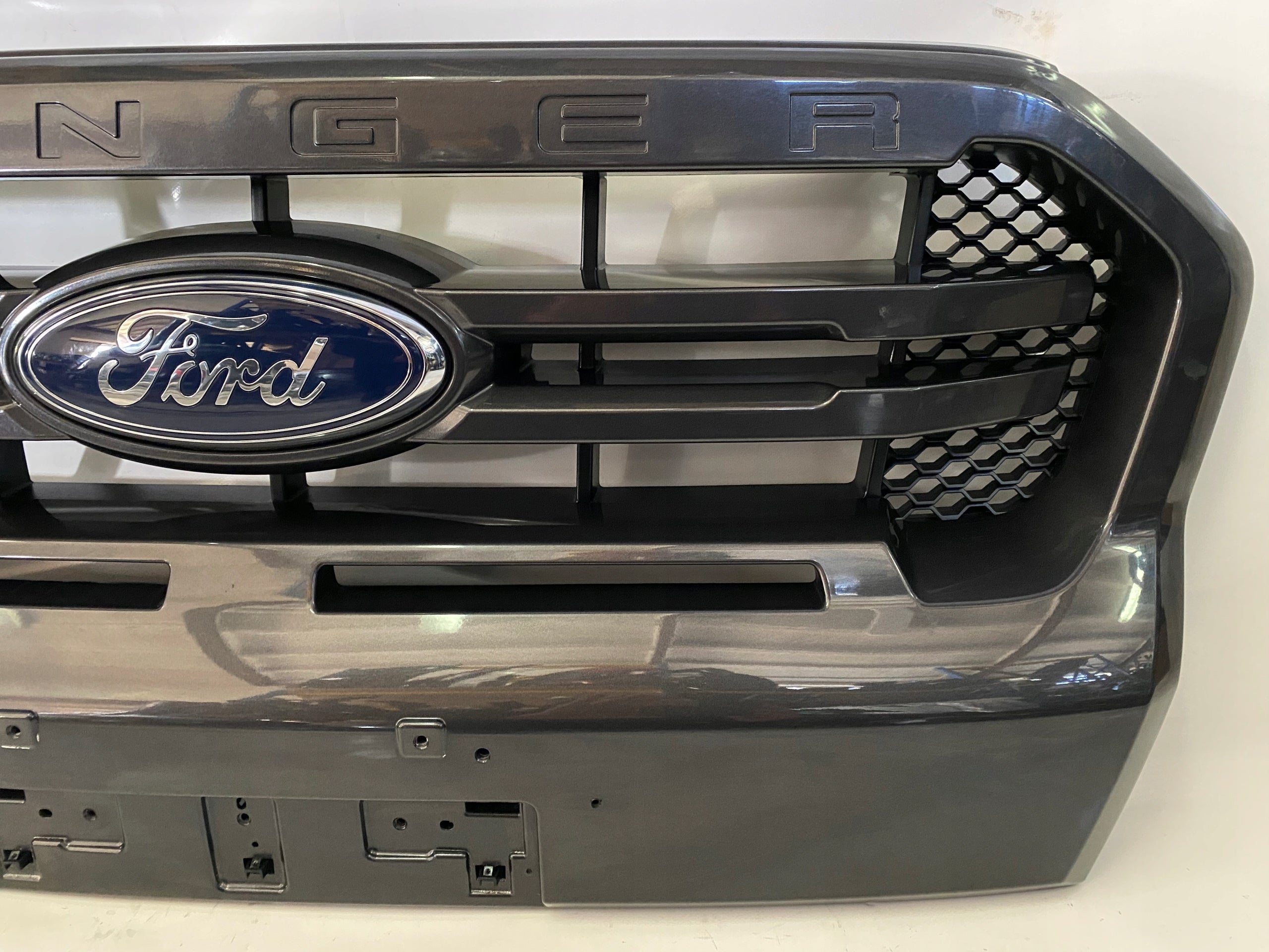 Kühlergrill Ford RANGER I 3 FRONTGRILL jb3b8350b Kühlergitter