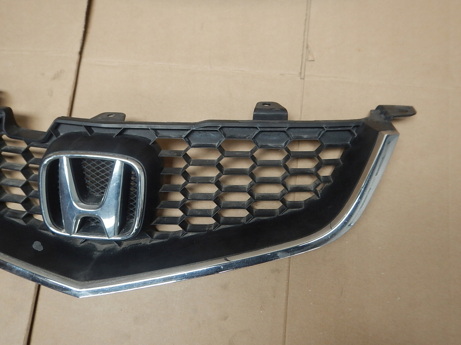 Kühlergrill Honda E ACCORD FRONTGRILL Kühlergitter