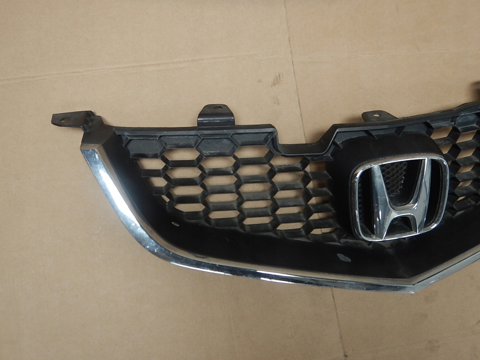 Kühlergrill Honda E ACCORD FRONTGRILL Kühlergitter