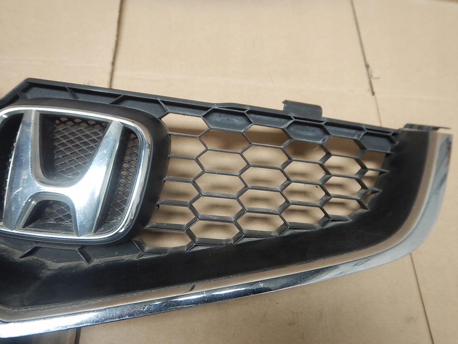 Kühlergrill Honda E ACCORD FRONTGRILL Kühlergitter