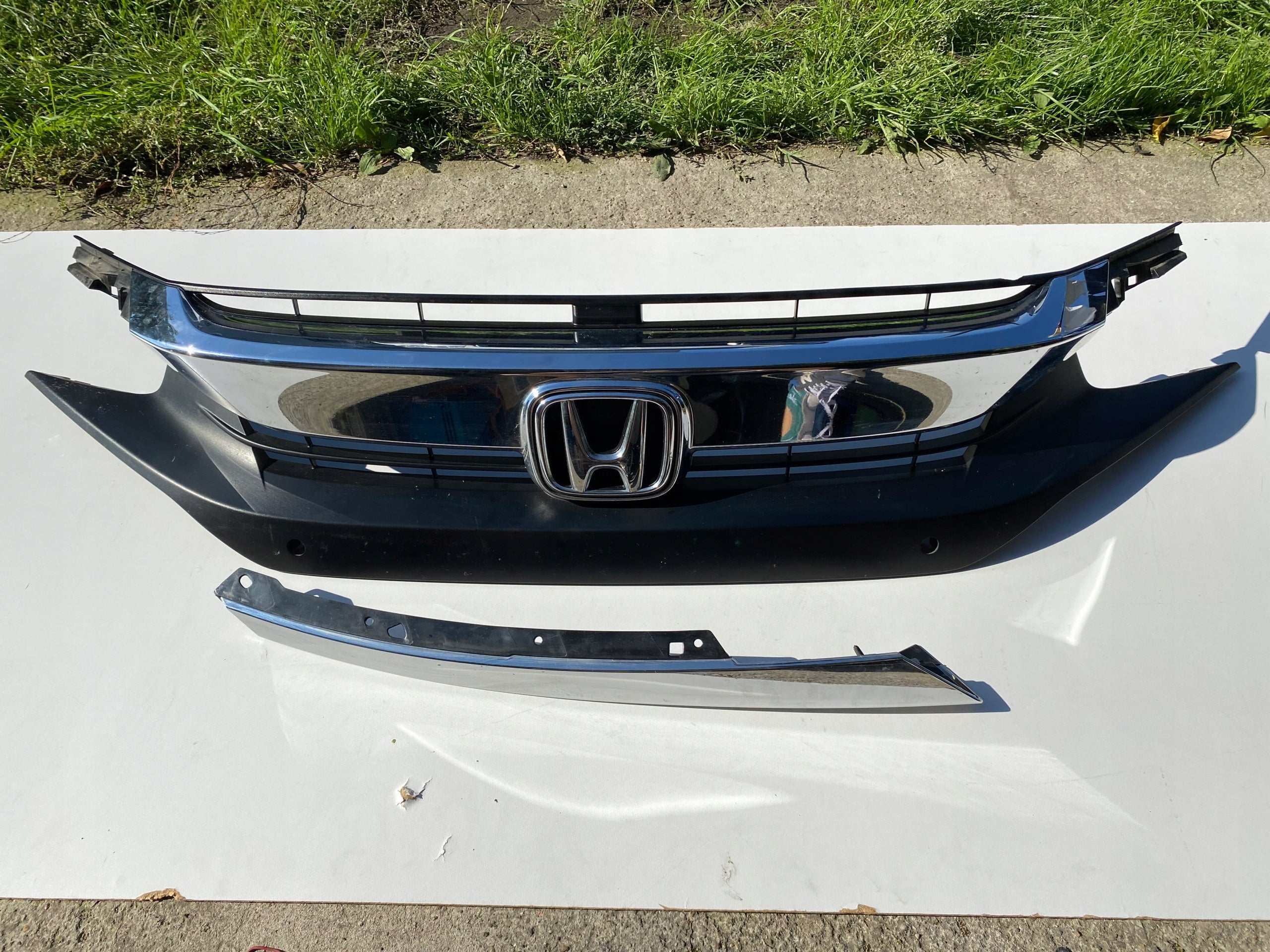 Kühlergrill Honda E CIVIC X FRONTGRILL 71120hj107112 Kühlergitter