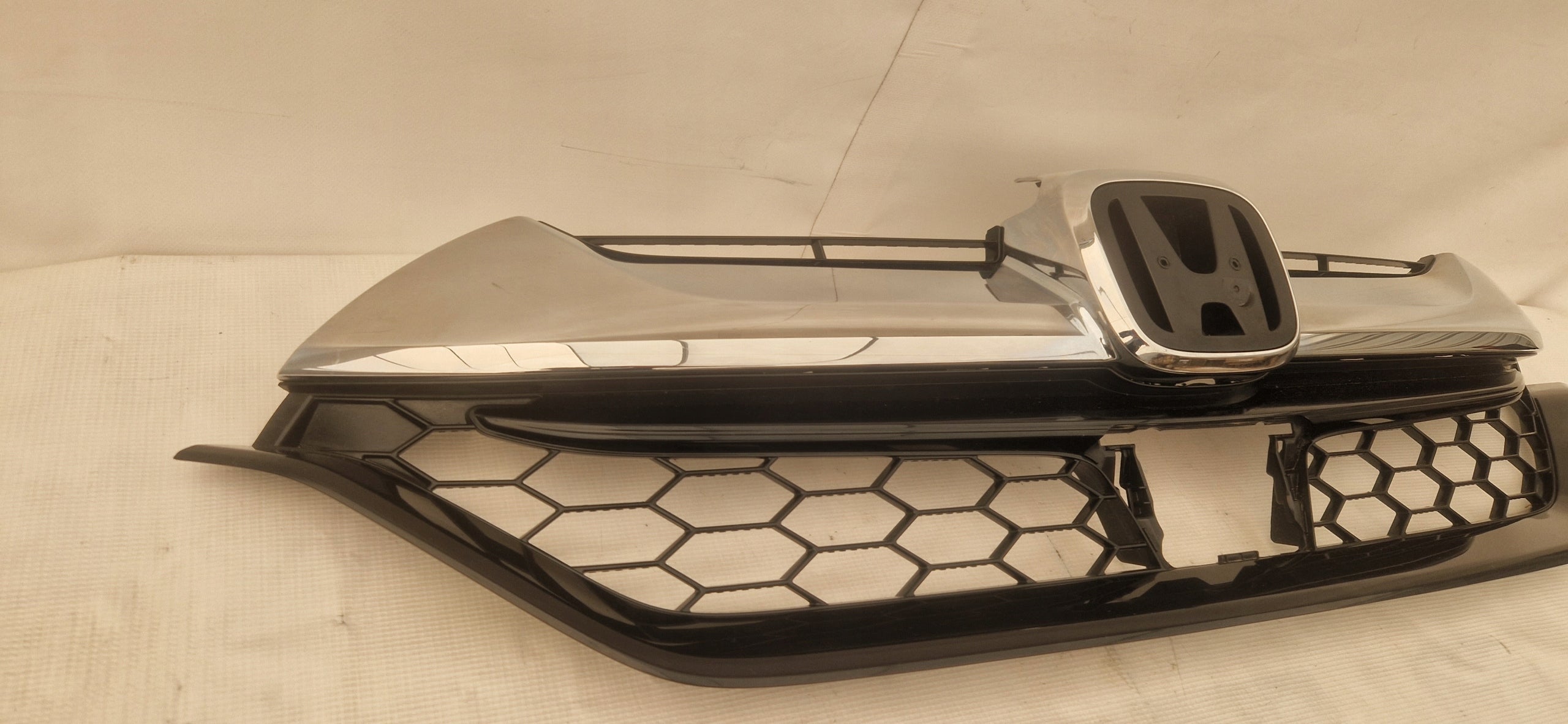 Kühlergrill Honda V CRV FRONTGRILL 71121TNYG1711 Kühlergitter