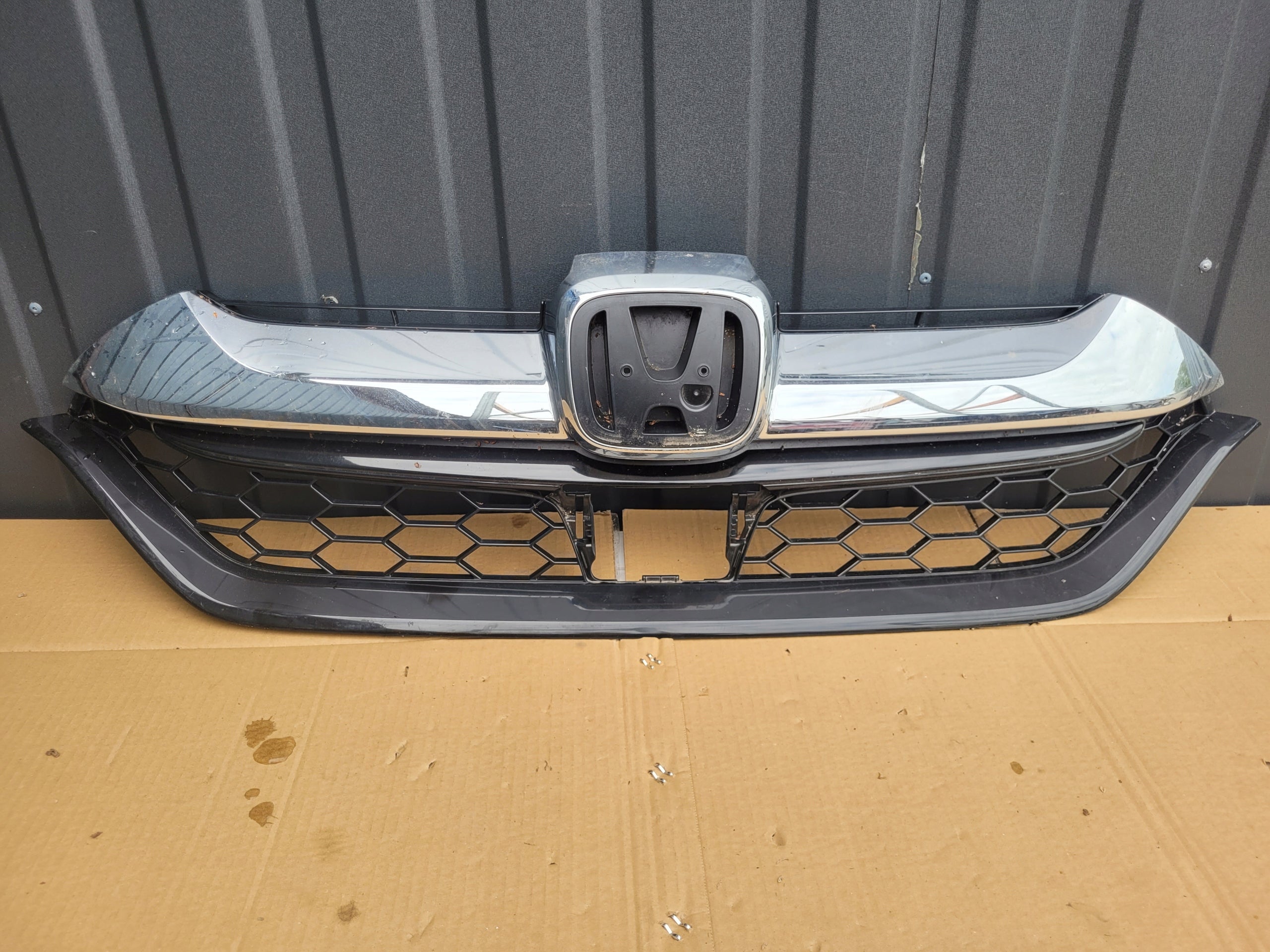 Kühlergrill Honda CRV V CRV 5 V FRONTGRILL 71121TNYG1RTE Kühlergitter