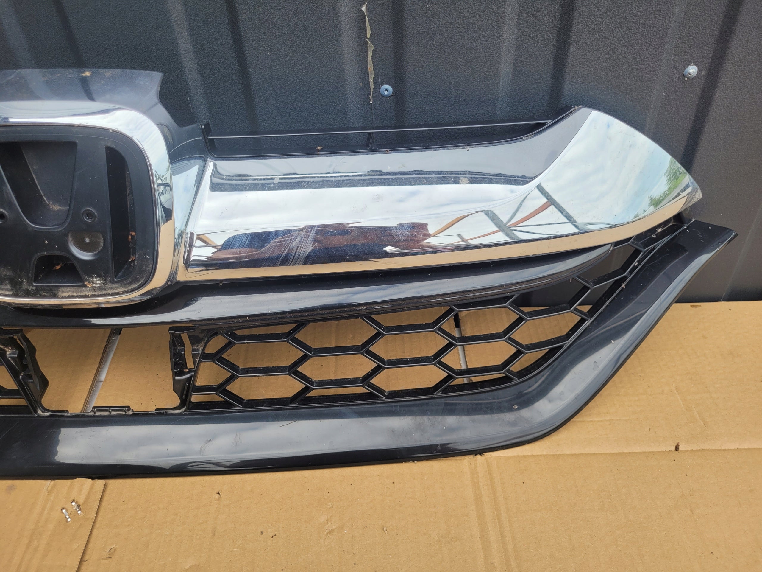 Kühlergrill Honda CRV V CRV 5 V FRONTGRILL 71121TNYG1RTE Kühlergitter