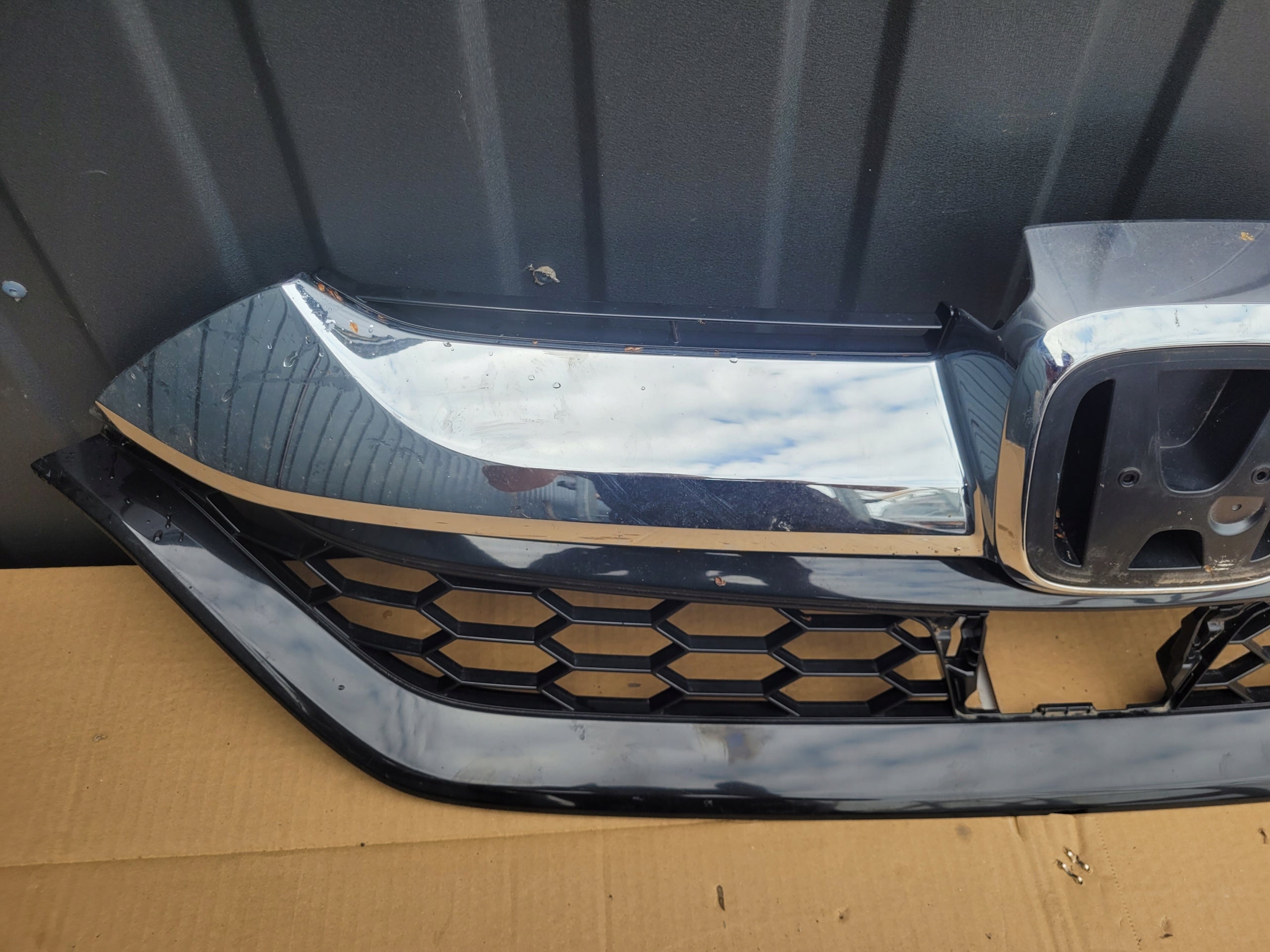 Kühlergrill Honda CRV V CRV 5 V FRONTGRILL 71121TNYG1RTE Kühlergitter