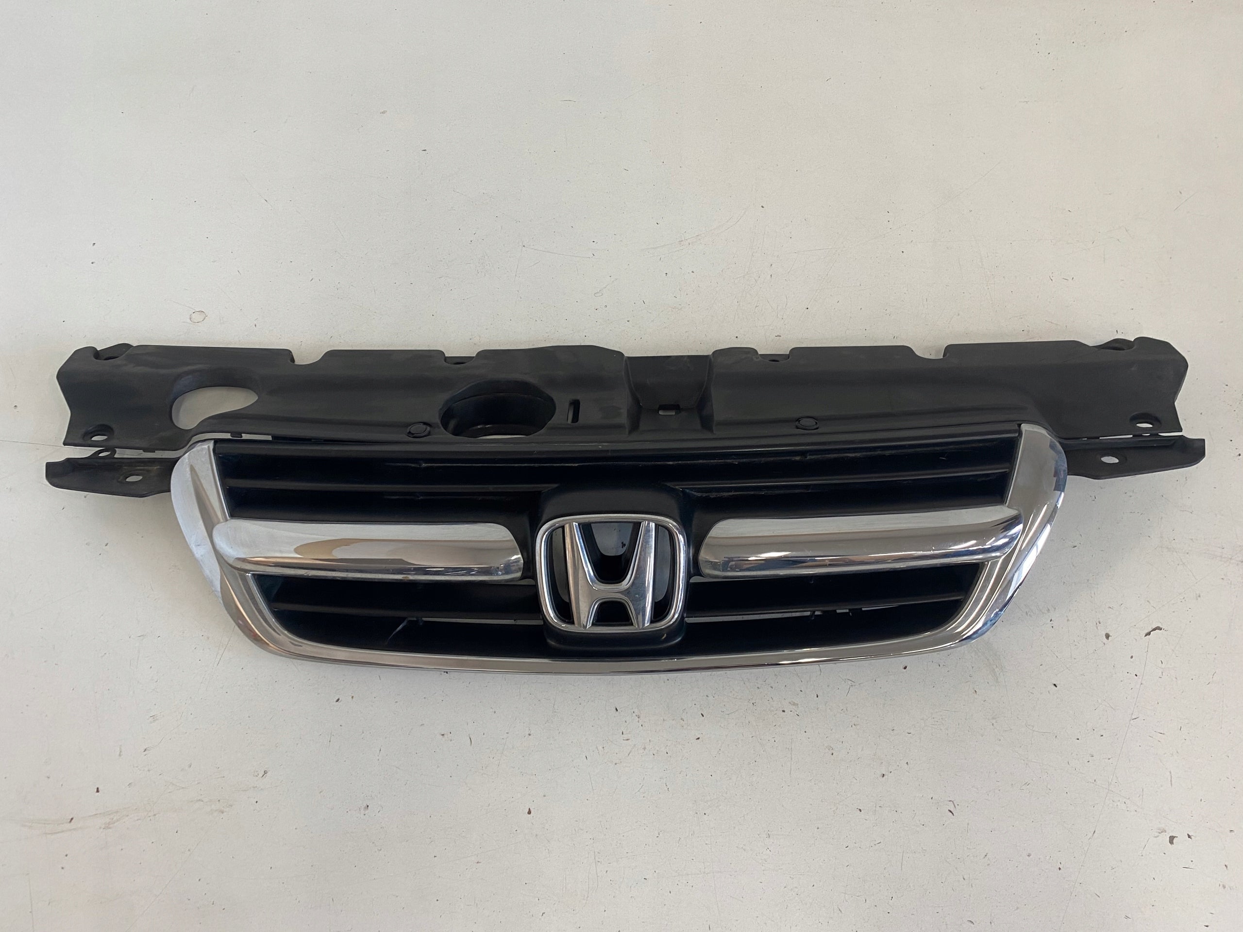  Grille de radiateur Honda CRV II E FRONT GRILL 335464623354 Grille de radiateur  product image