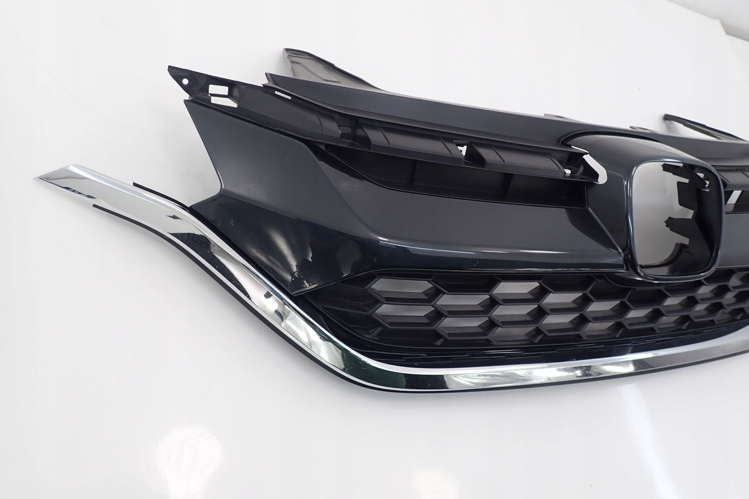 Kühlergrill Honda E CRV FRONTGRILL 71120T1VE0107 Kühlergitter