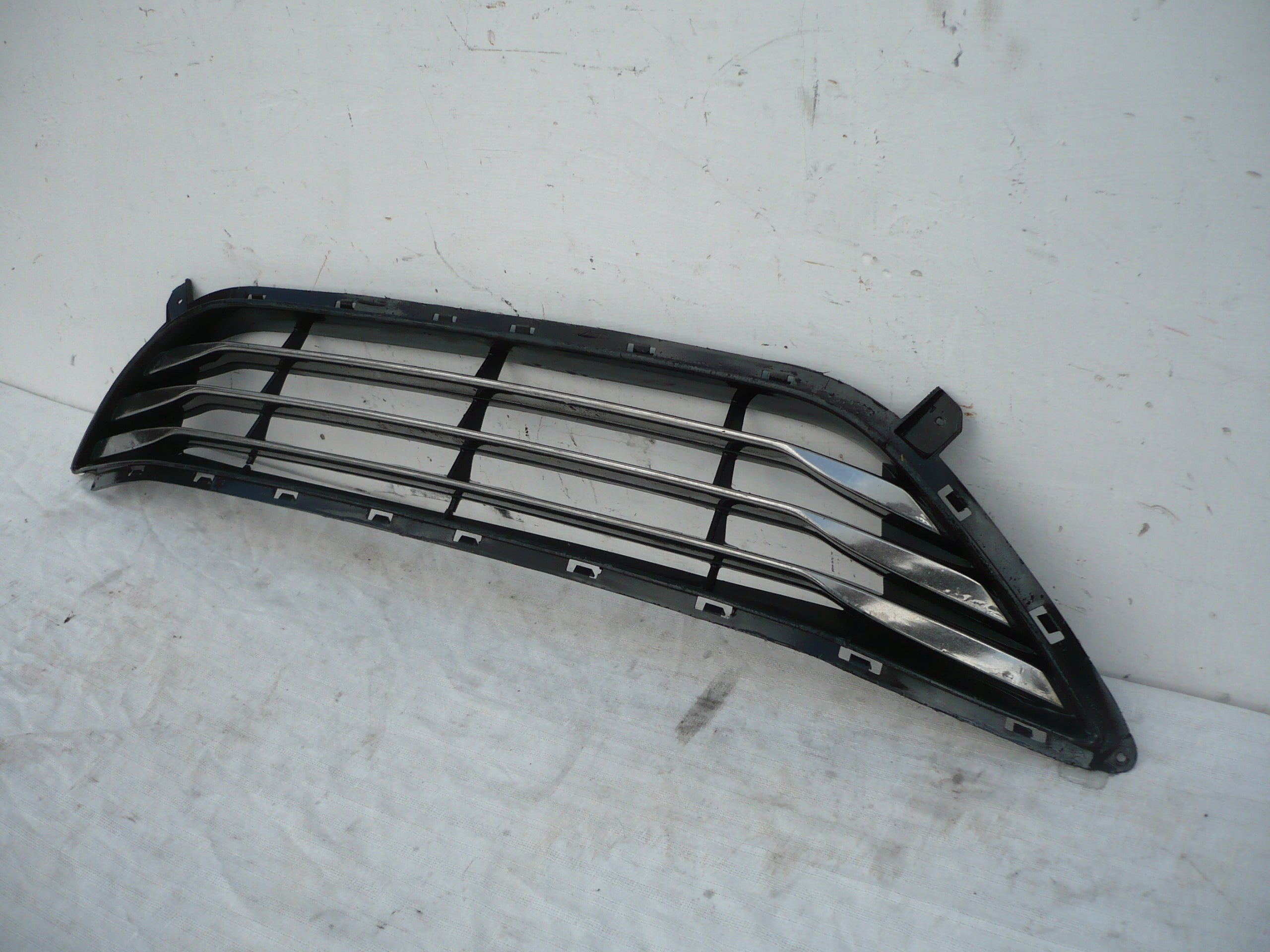 Kühlergrill Hyundai ELANTRA 6 5 FRONTGRILL 865613X200 Kühlergitter