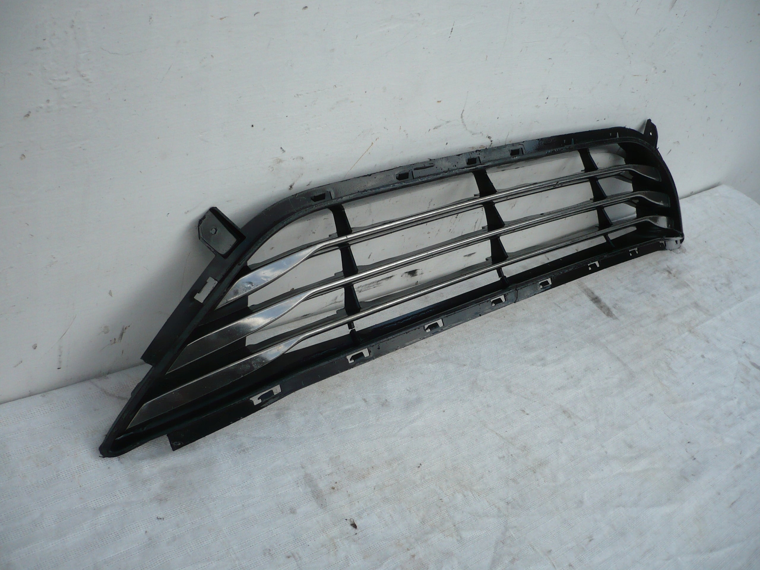 Kühlergrill Hyundai ELANTRA 6 5 FRONTGRILL 865613X200 Kühlergitter