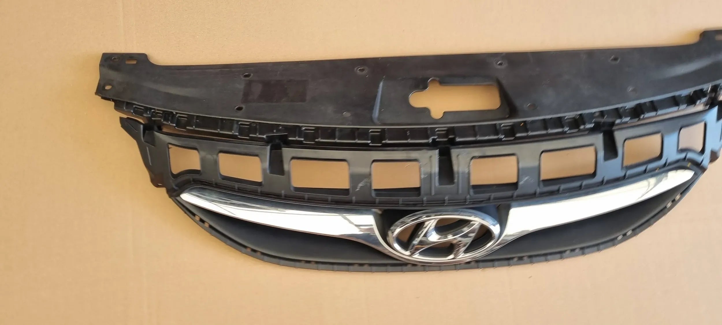 Kühlergrill Hyundai I40 FRONTGRILL 863513Z000 Kühlergitter