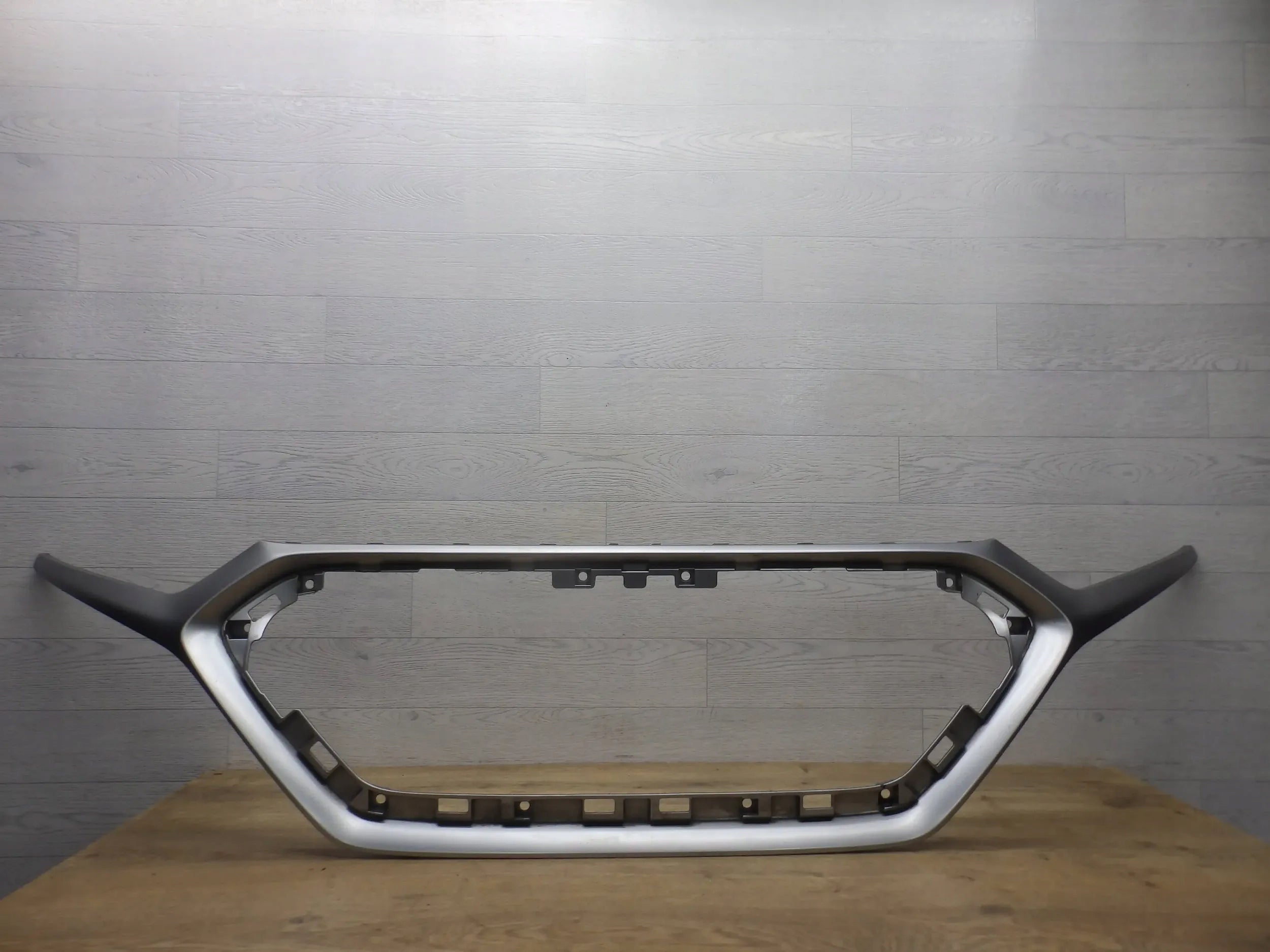  Radiator grille Hyundai IONIQ 6 5 FRONT GRILL 86586G2500 Radiator grille  product image