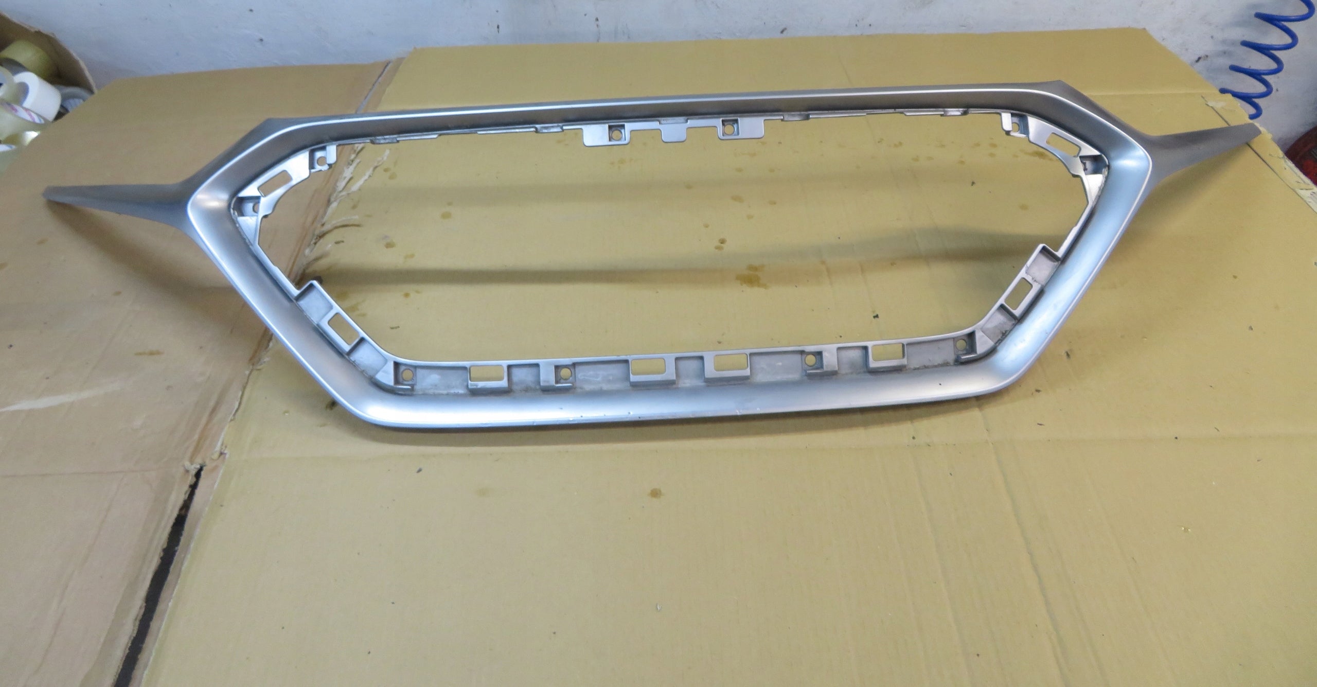  Kühlergrill Hyundai IONIQ 6 5 FRONTGRILL 86586G2500 Kühlergitter product image