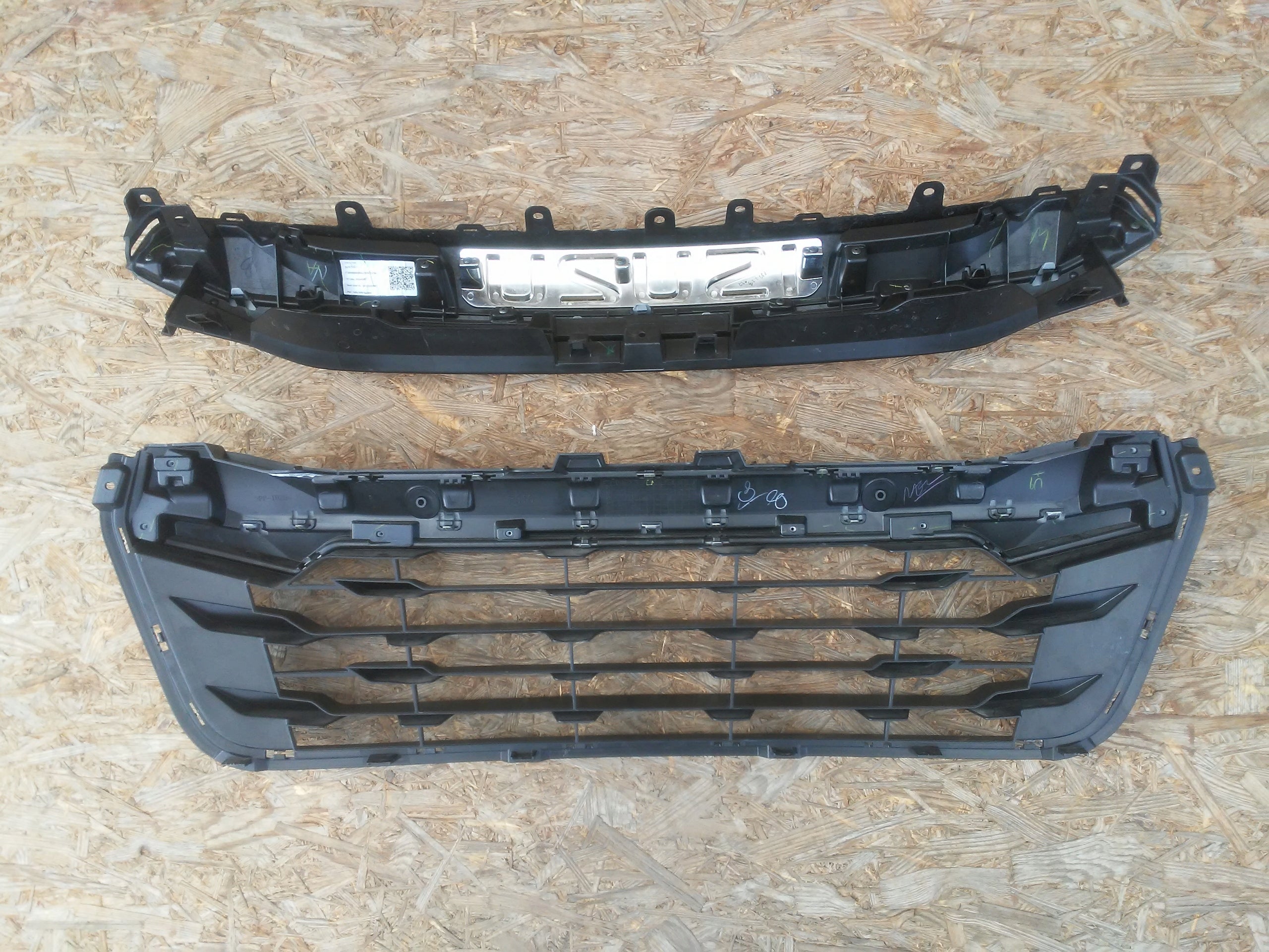 Kühlergrill Isuzu DMAX III FRONTGRILL IsuzuDMax2023rok Kühlergitter