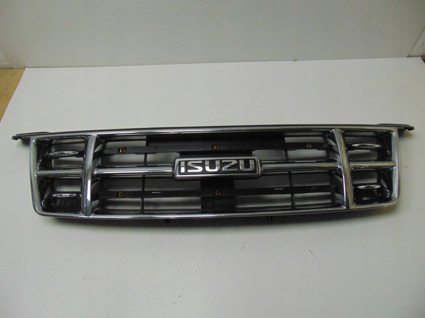 Kühlergrill Isuzu DMAX FRONTGRILL Kühlergitter