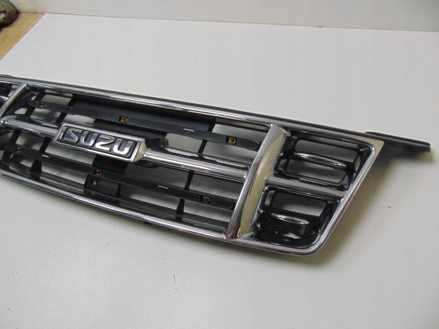 Kühlergrill Isuzu DMAX FRONTGRILL Kühlergitter