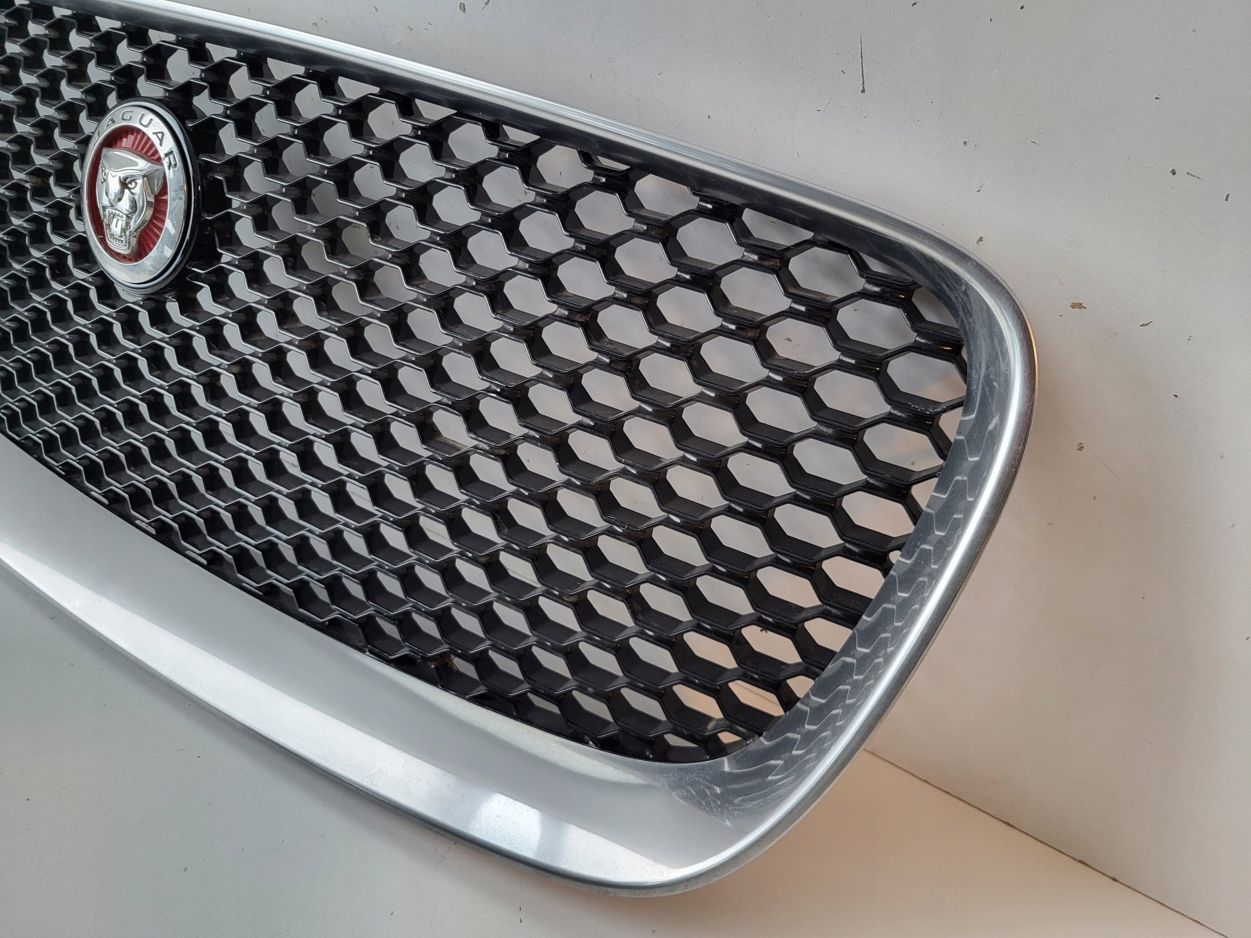 Kühlergrill Jaguar EPACE X540 FRONTGRILL AHK83018K28 Kühlergitter