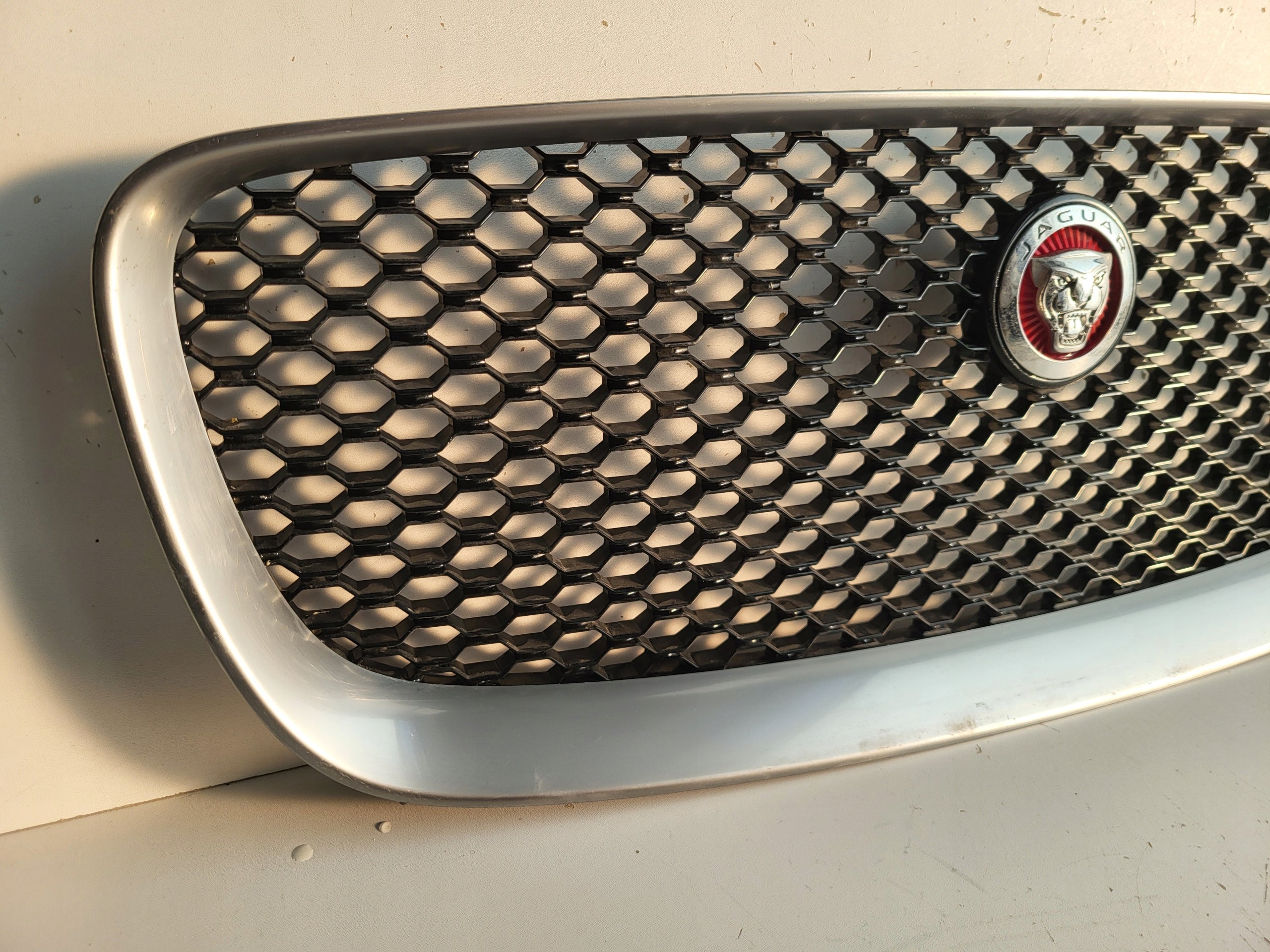 Kühlergrill Jaguar FPACE X761 FRONTGRILL AHK83018K28 Kühlergitter