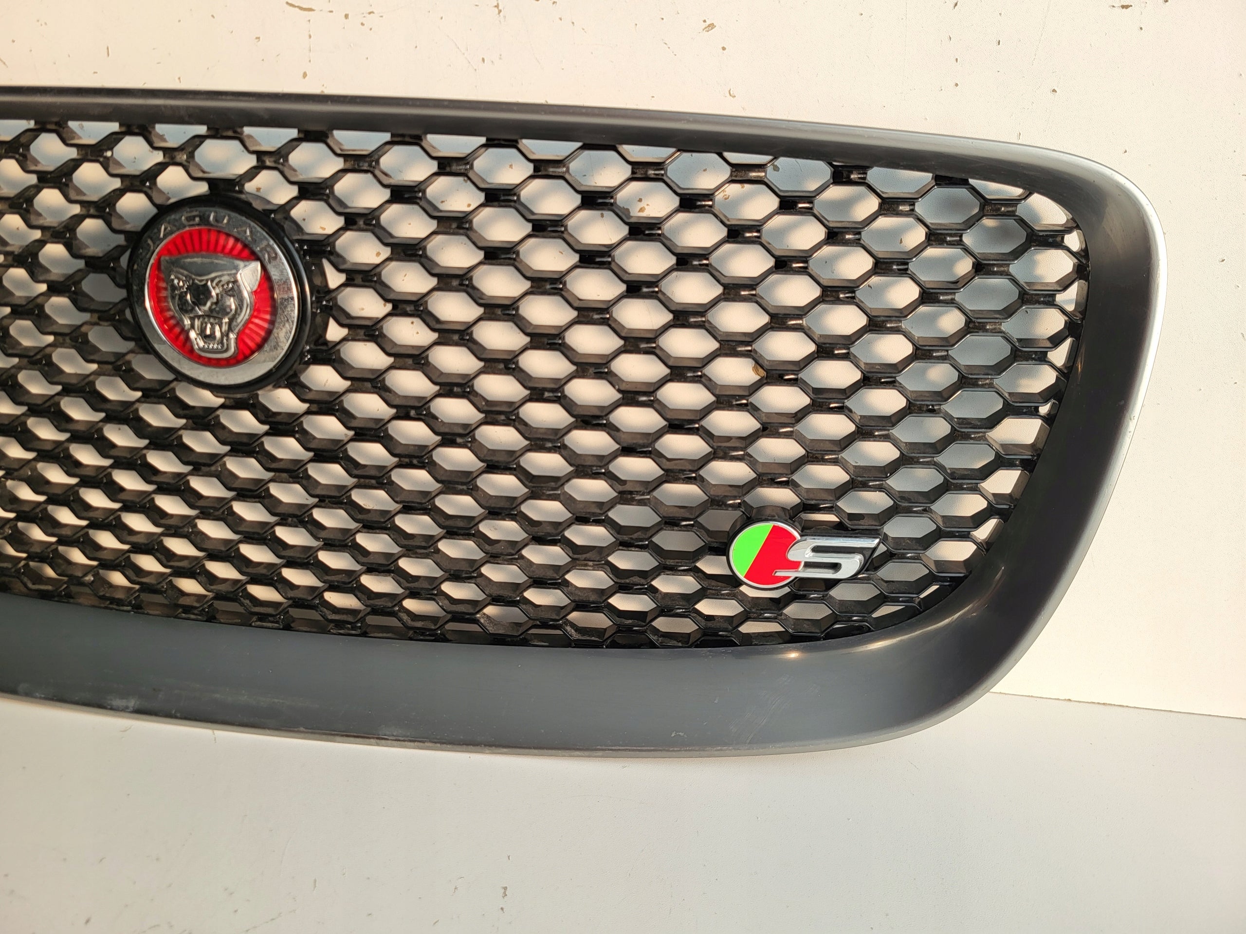 Kühlergrill Jaguar FPACE X761 FRONTGRILL AHK83018K28 Kühlergitter