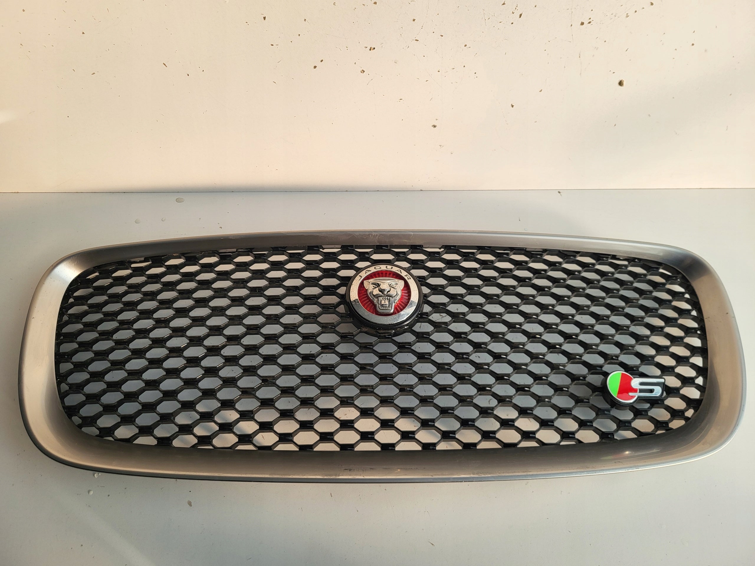 Kühlergrill Jaguar FPACE X761 FRONTGRILL AHK83018K28 Kühlergitter