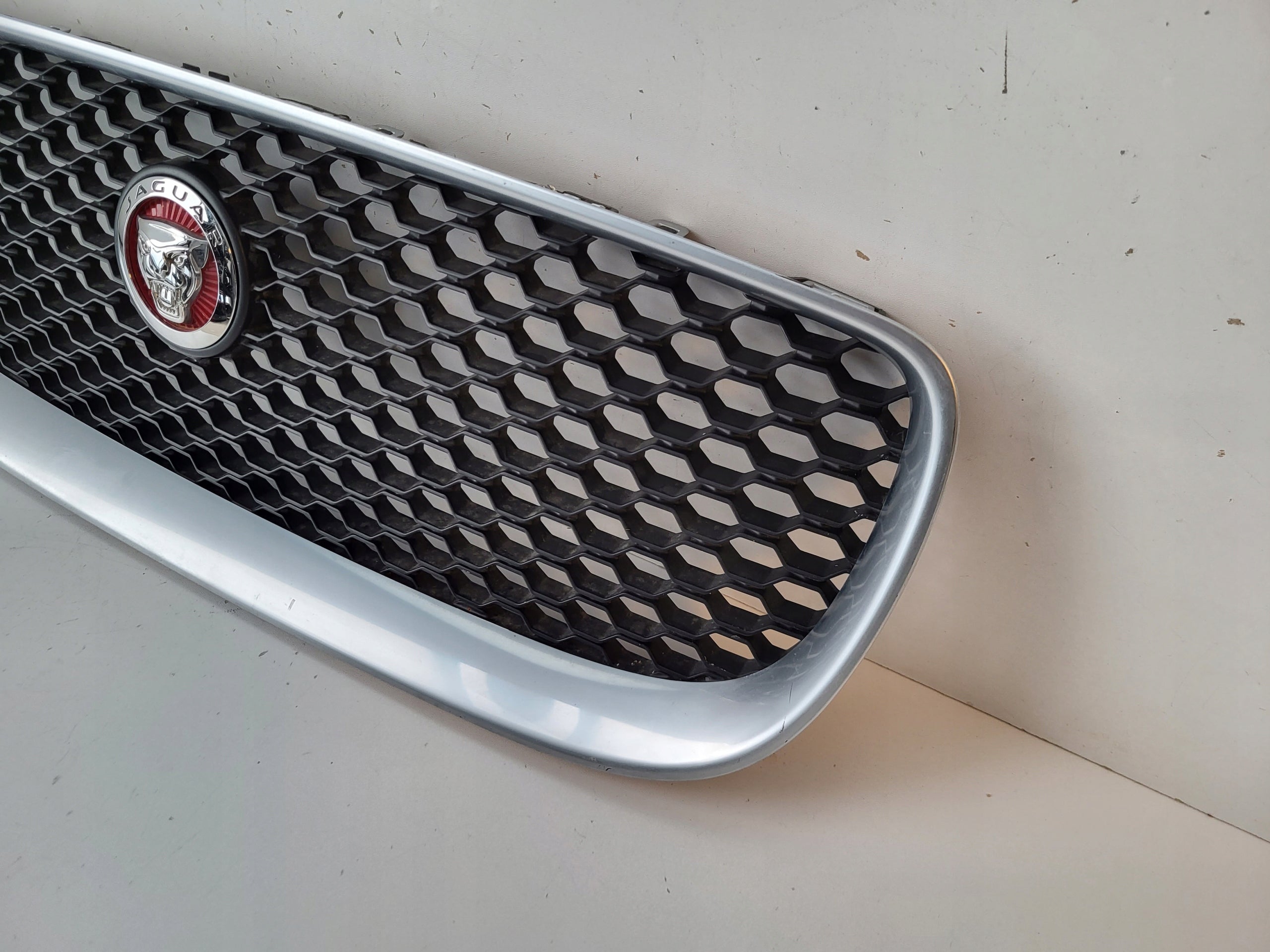 Kühlergrill Jaguar XE X760 FRONTGRILL rXEX760Gril Kühlergitter