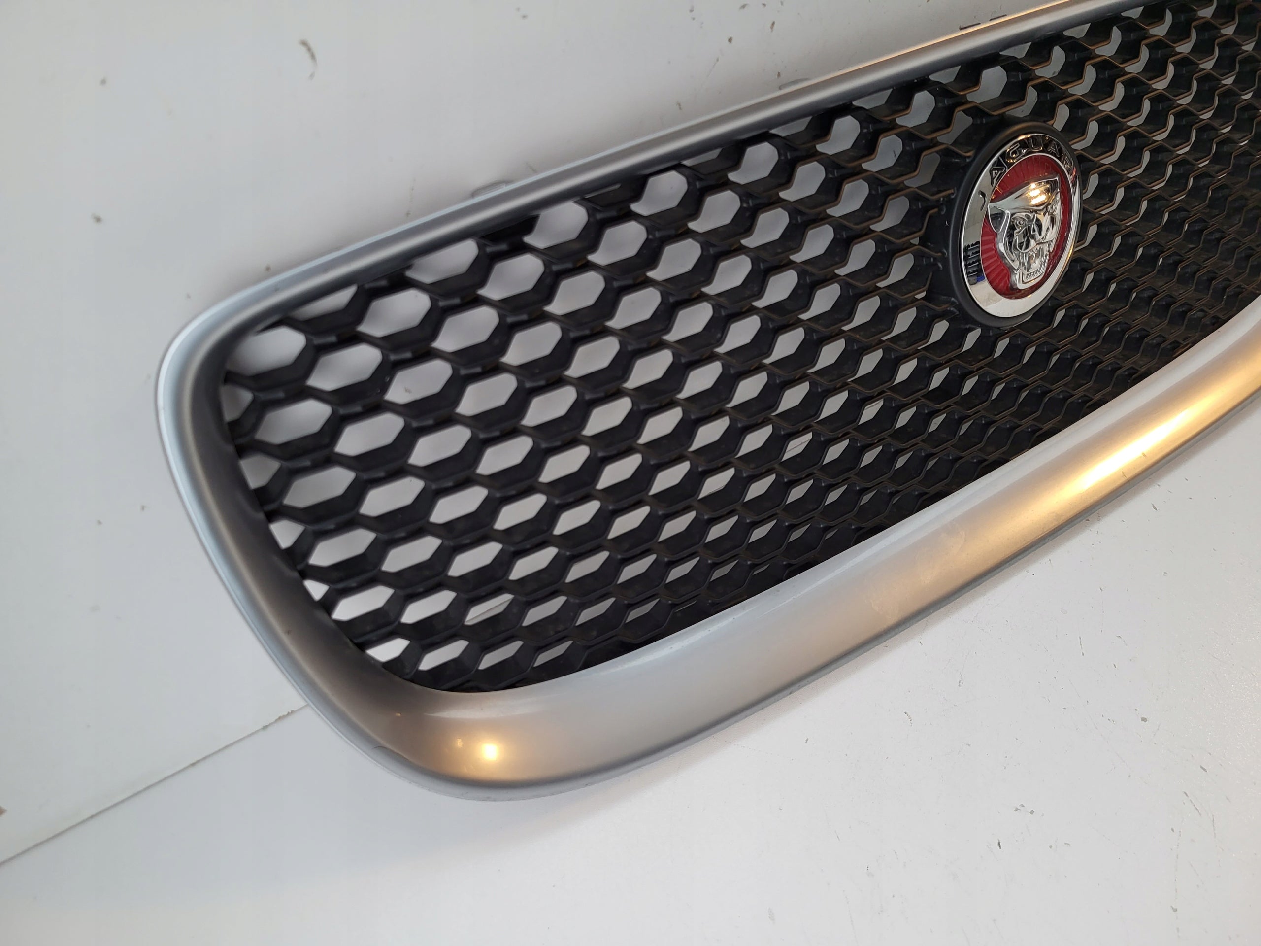 Kühlergrill Jaguar XE X760 FRONTGRILL rXEX760Gril Kühlergitter