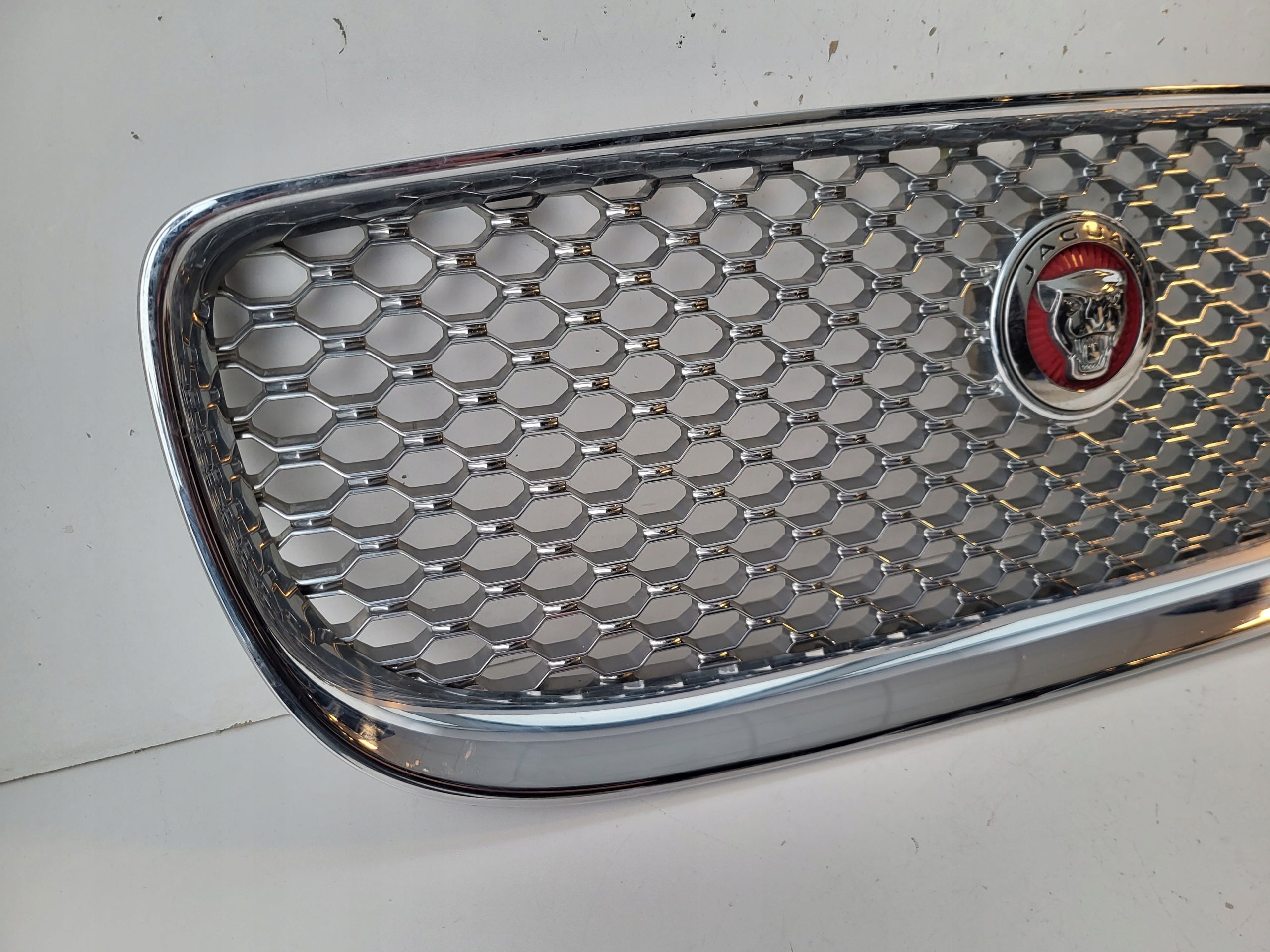 Kühlergrill Jaguar XE X760 FRONTGRILL rXEX760Jagu Kühlergitter