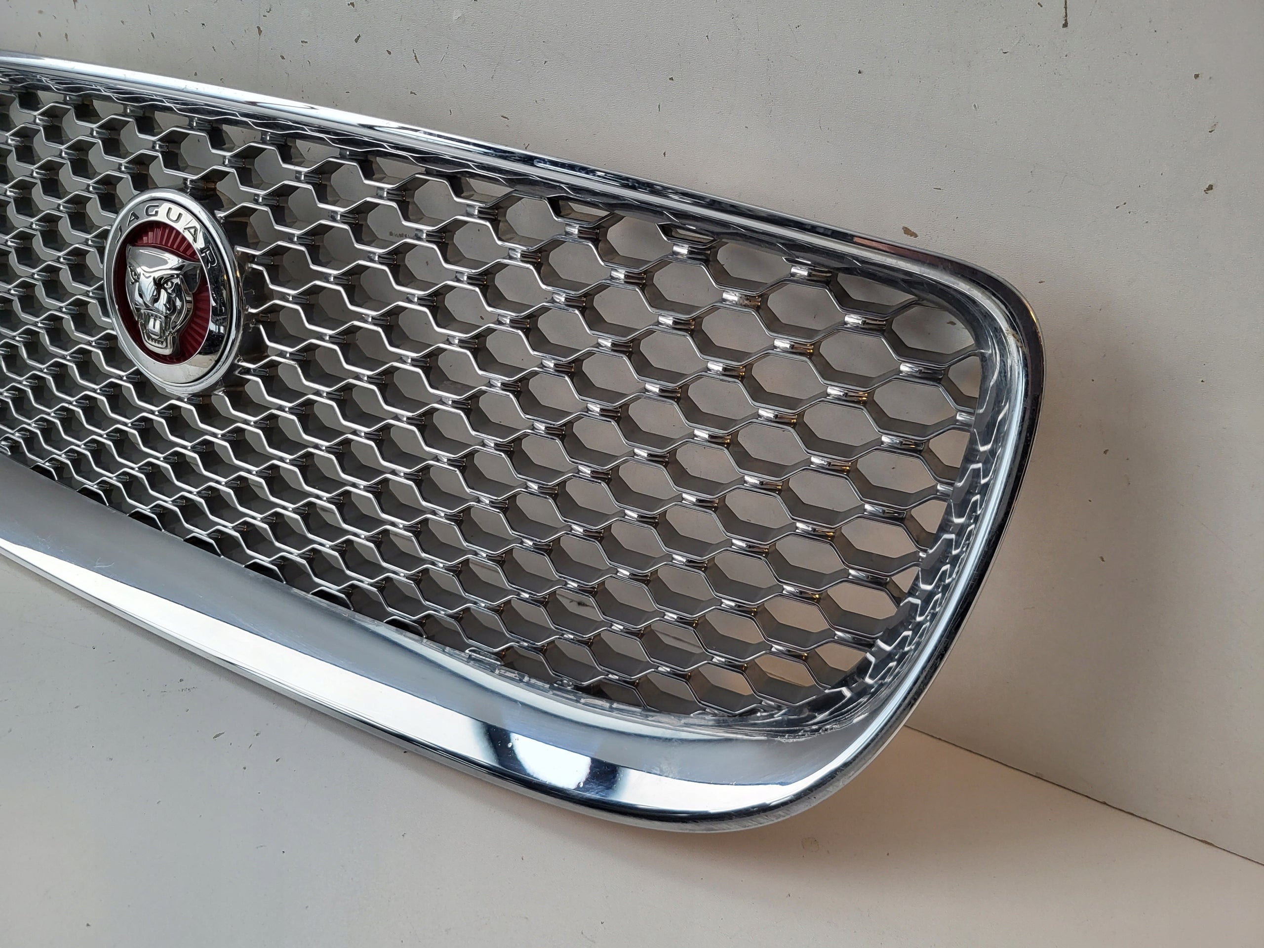 Kühlergrill Jaguar XE X760 FRONTGRILL rXEX760Jagu Kühlergitter