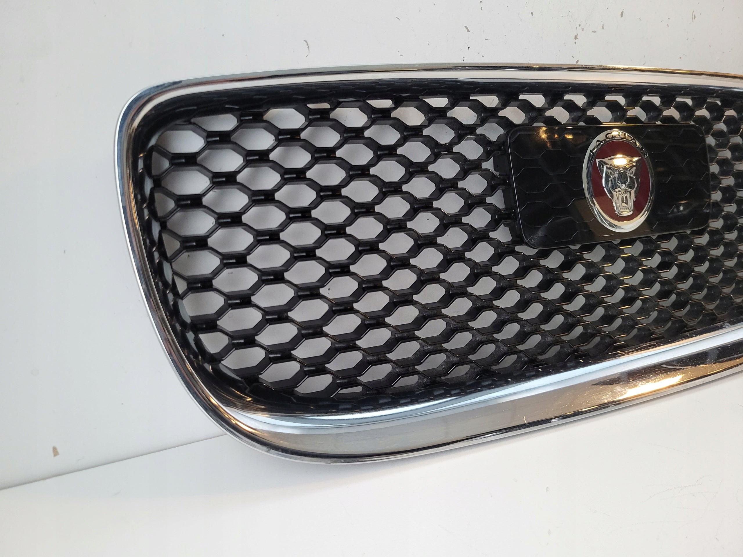 Kühlergrill Jaguar XE X760 FRONTGRILL rOEX73018K2 Kühlergitter