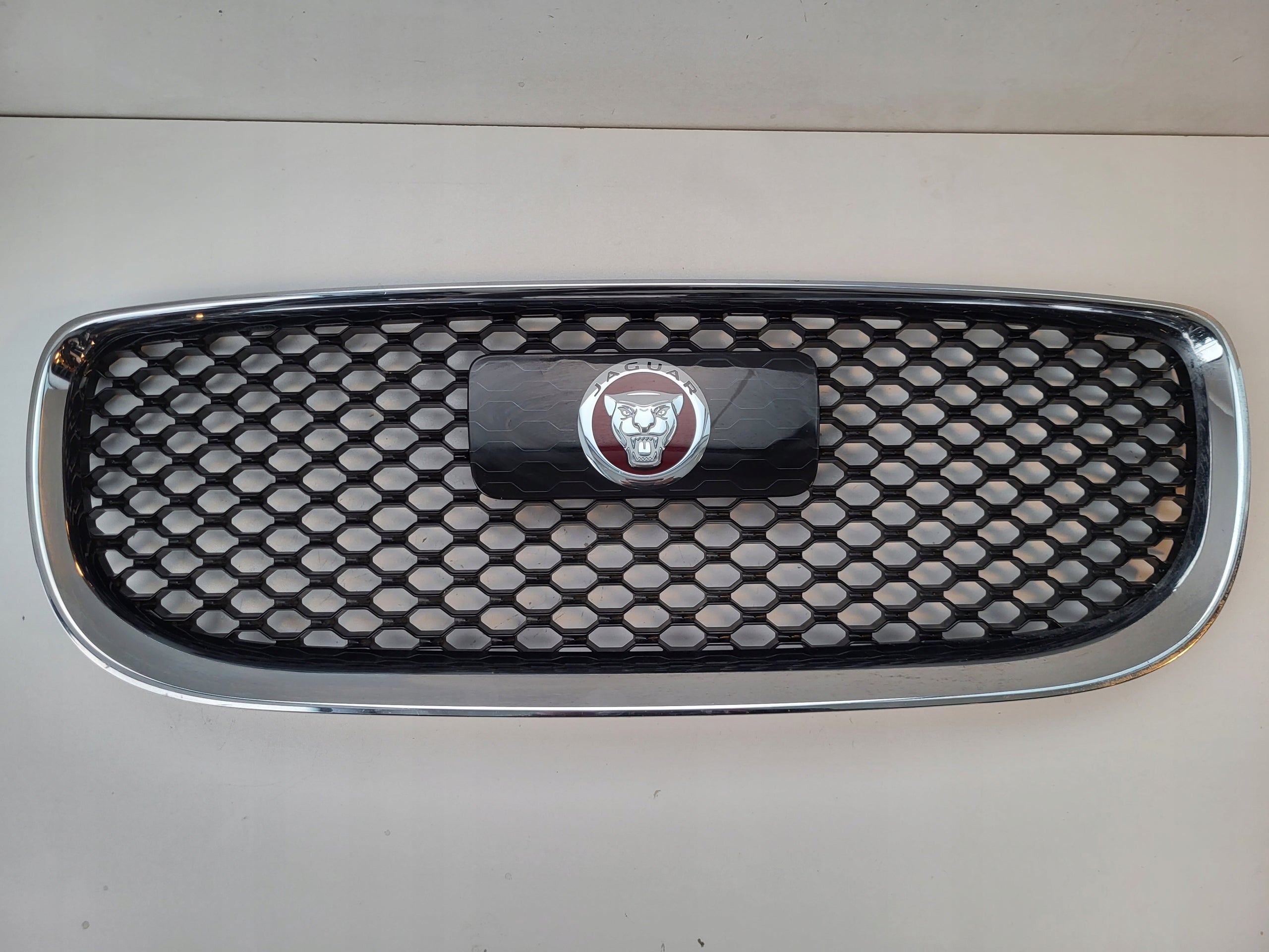 Kühlergrill Jaguar XE X760 FRONTGRILL rOEX73018K2 Kühlergitter