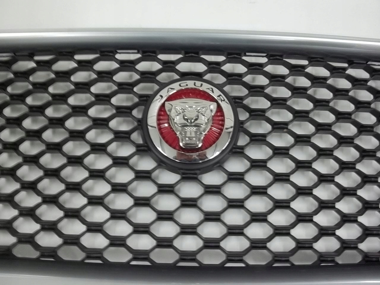 Kühlergrill Jaguar XE FRONTGRILL Kühlergitter