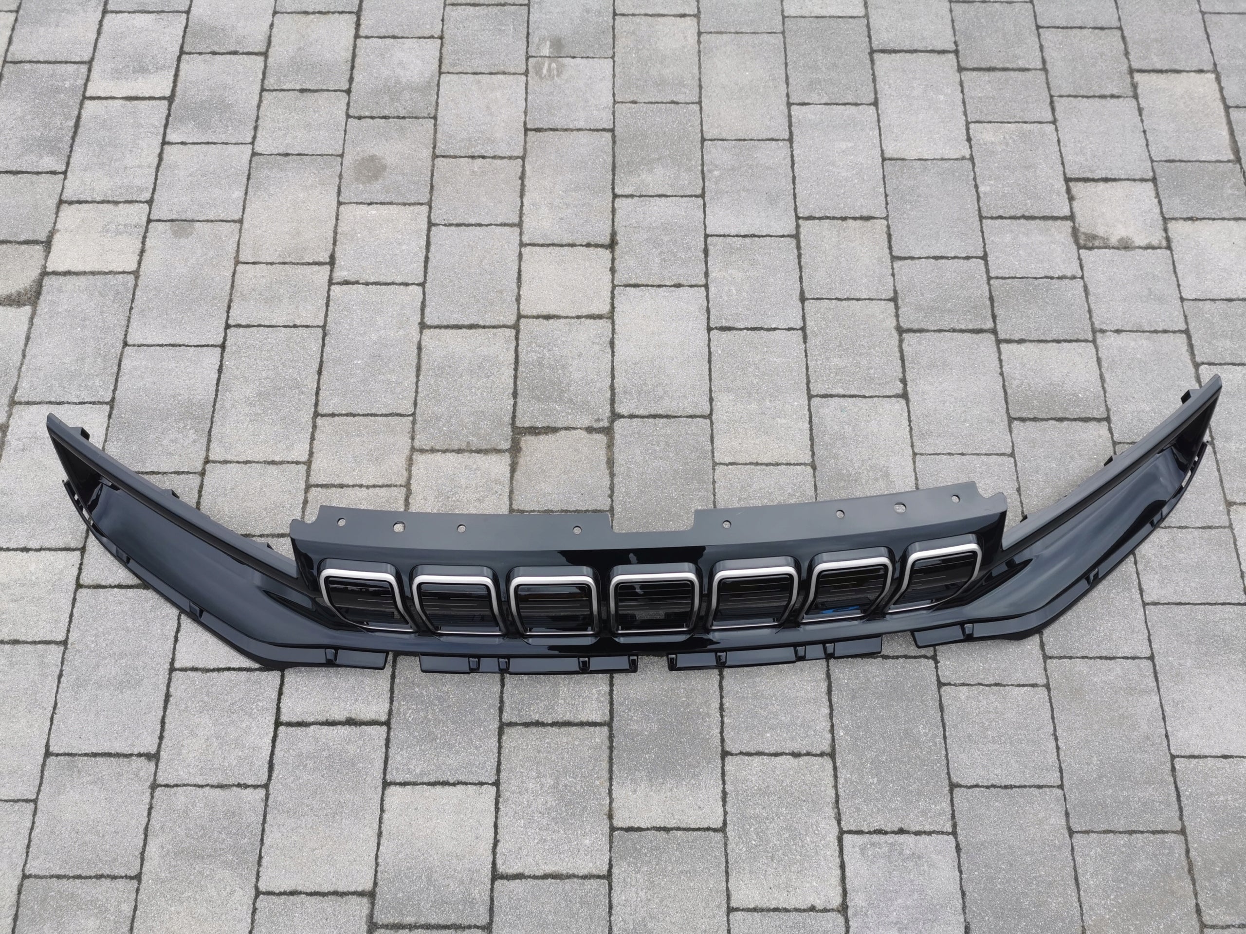 Kühlergrill Jeep AVENGER FRONTGRILL 735767813 Kühlergitter