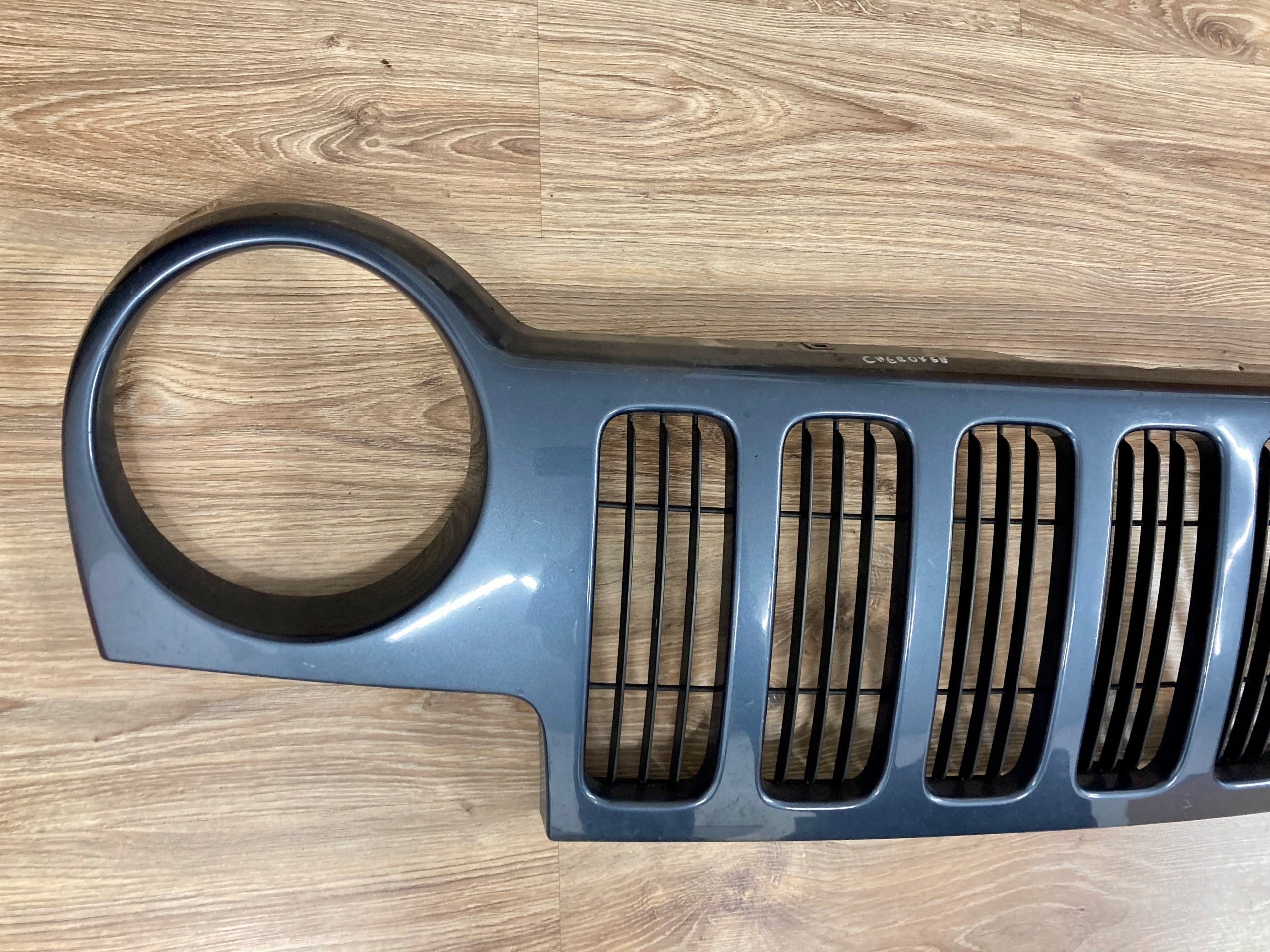 Kühlergrill Jeep CHEROKEE FRONTGRILL Kühlergitter